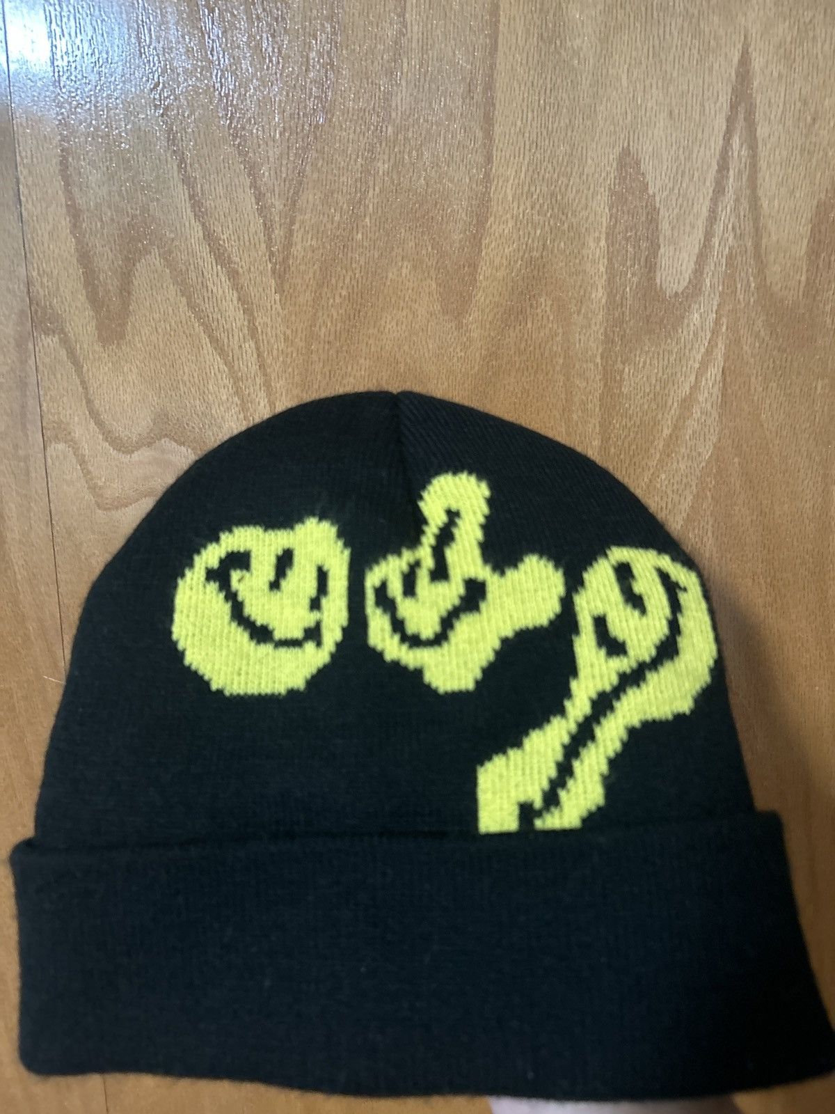 Other Melting smily face beanie One size Size ONE SIZE - 1 Thumbnail