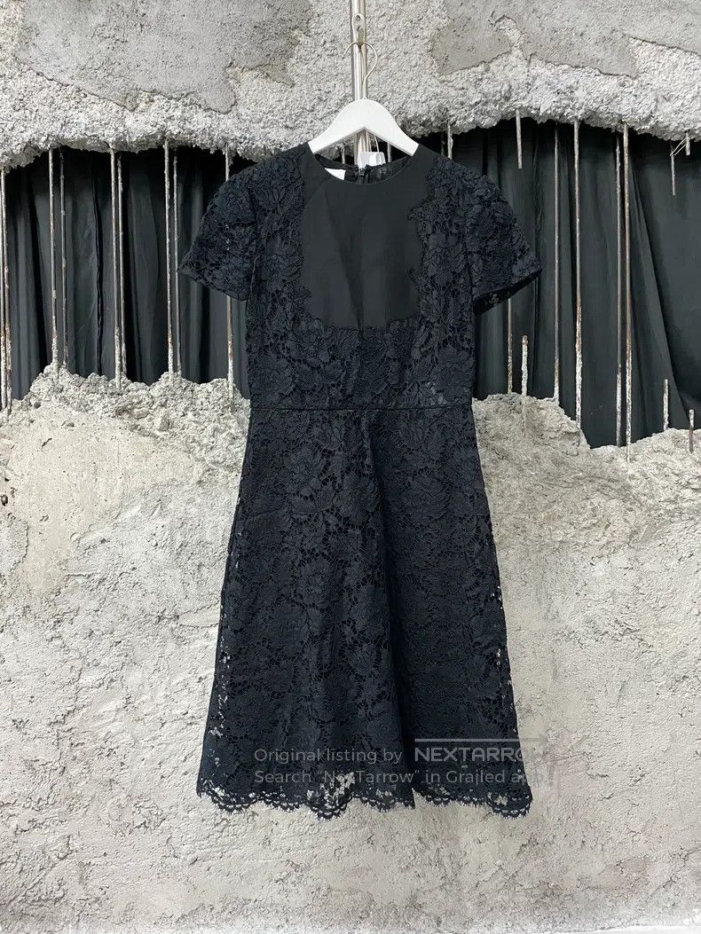 Valentino Valentino Lace dress Size S / US 4 / IT 40 - 1 Thumbnail