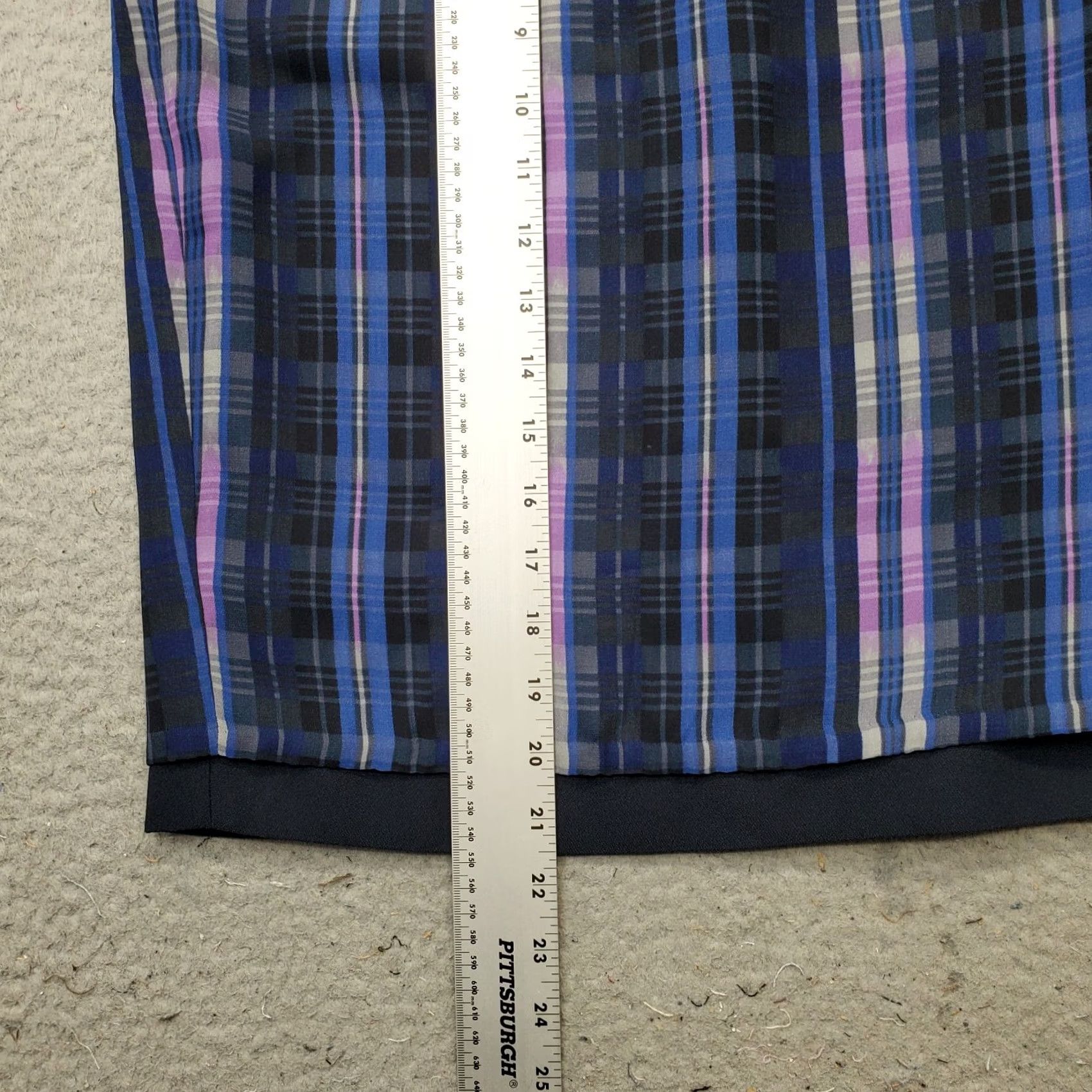 Banana Republic Banana Republic Skirt Womens Size 00P Multicolor Plaid Back Zip Straight & Pencil Short 21.5in 13.75in Pre-owned Mens? Size 24" / US 00 / IT 34 - 3 Thumbnail