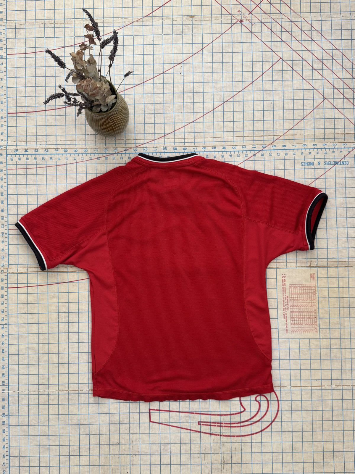 Umbro × Vintage Vintage Umbro Manchester United Wool Blend Jersey Fits XS Size US XS / EU 42 / 0 - 7 Thumbnail