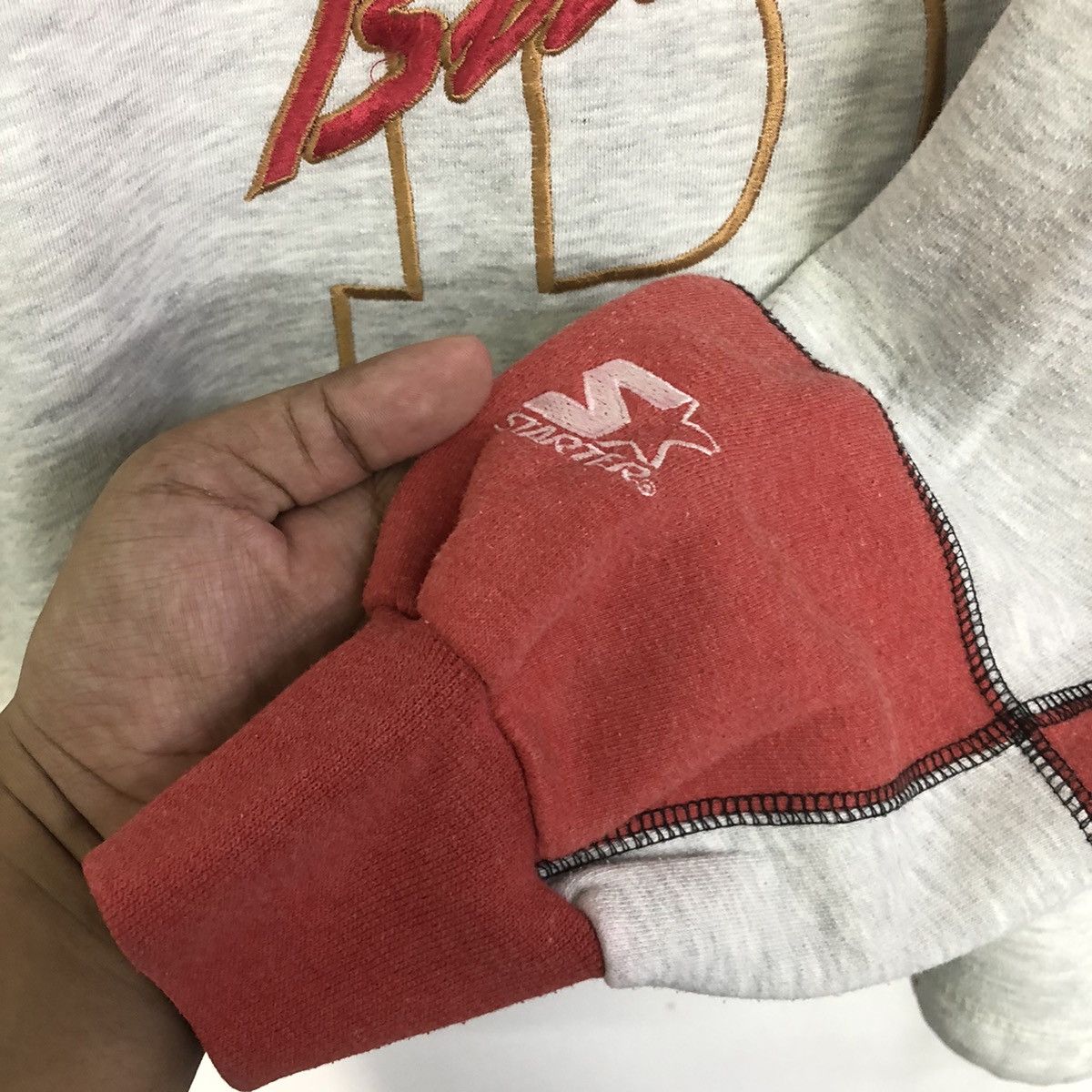 NBA VINTAGE CHICAGO BULLS NBA BIG LOGO HOODIE SWEATSHIRT Size US M / EU 48-50 / 2 - 8 Thumbnail