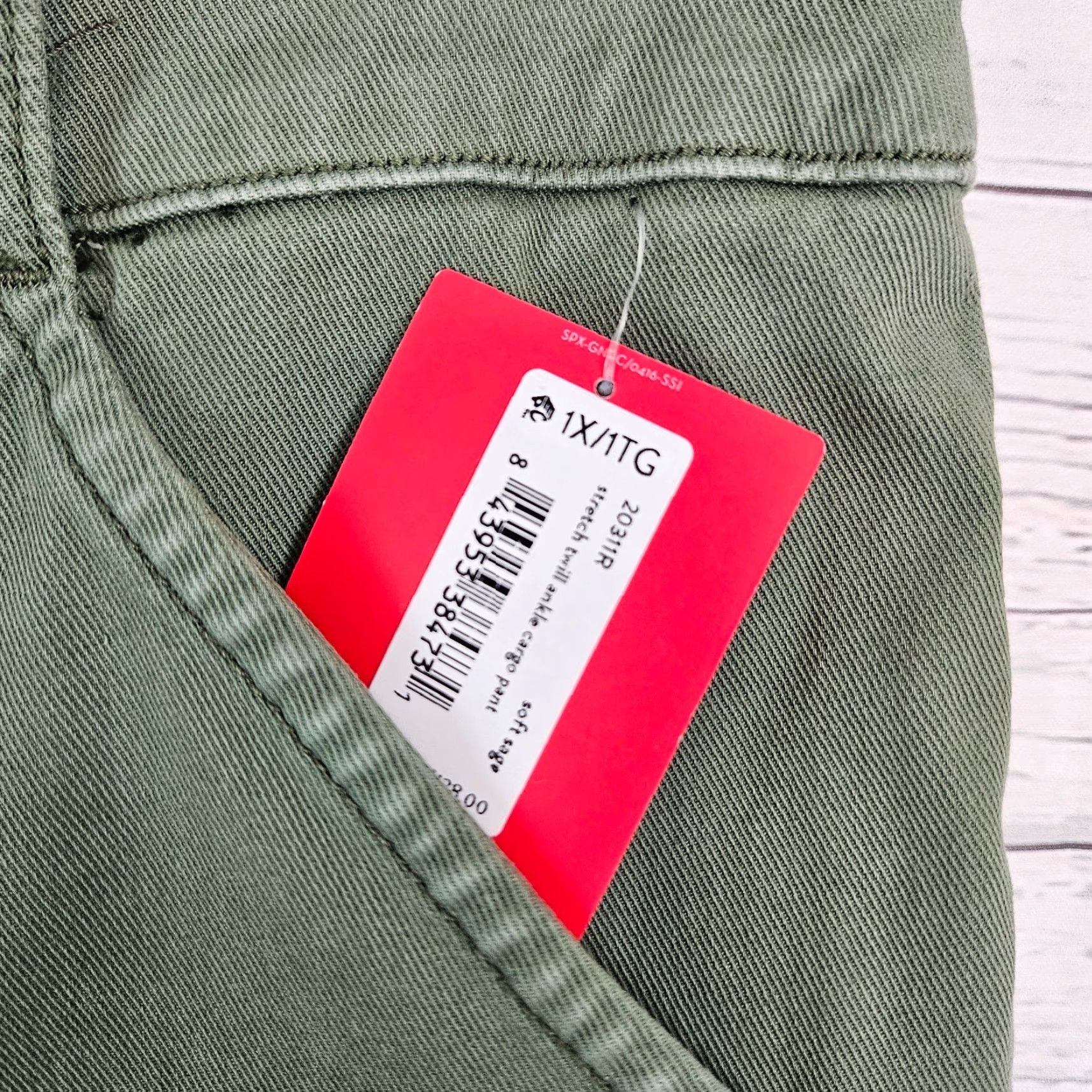 Spanx Spanx Womens Stretch Twill Ankle Cargo Pants 1X Green High Rise Size 40" / US 18 - 8 Thumbnail