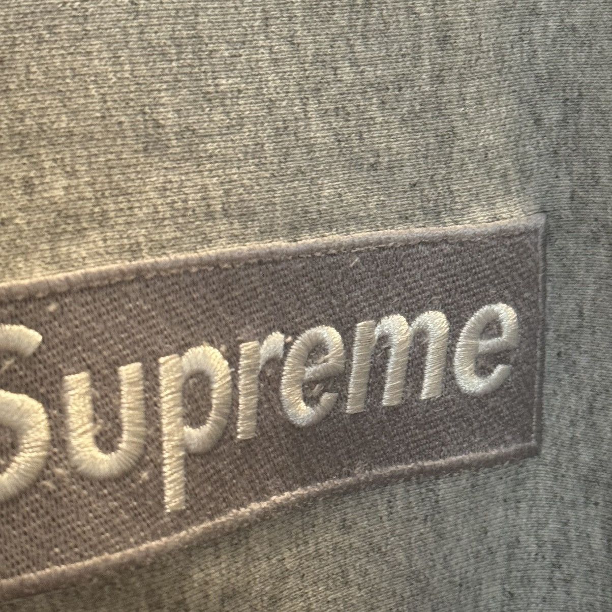 Supreme 2003 Supreme Silver Grey Box Logo Crewneck Size US M / EU 48-50 / 2 - 16 Thumbnail