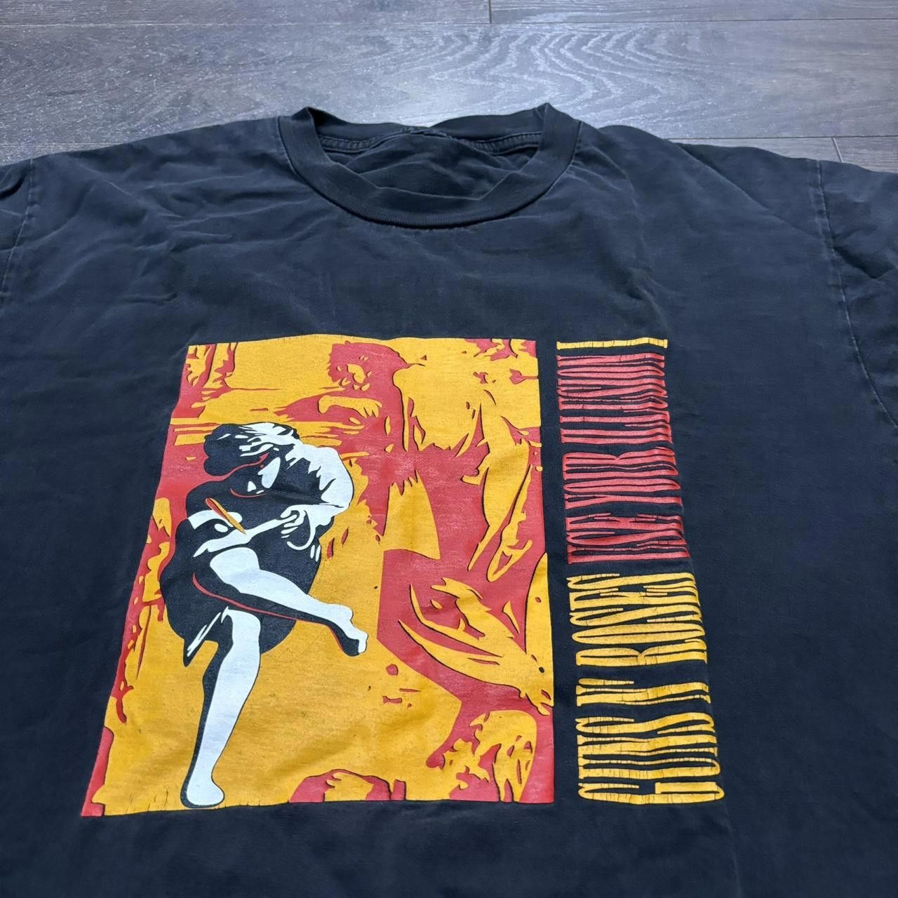 Designer Vintage Guns N Roses Use Your Illusions T shirt 00s M Size US M / EU 48-50 / 2 - 3 Thumbnail