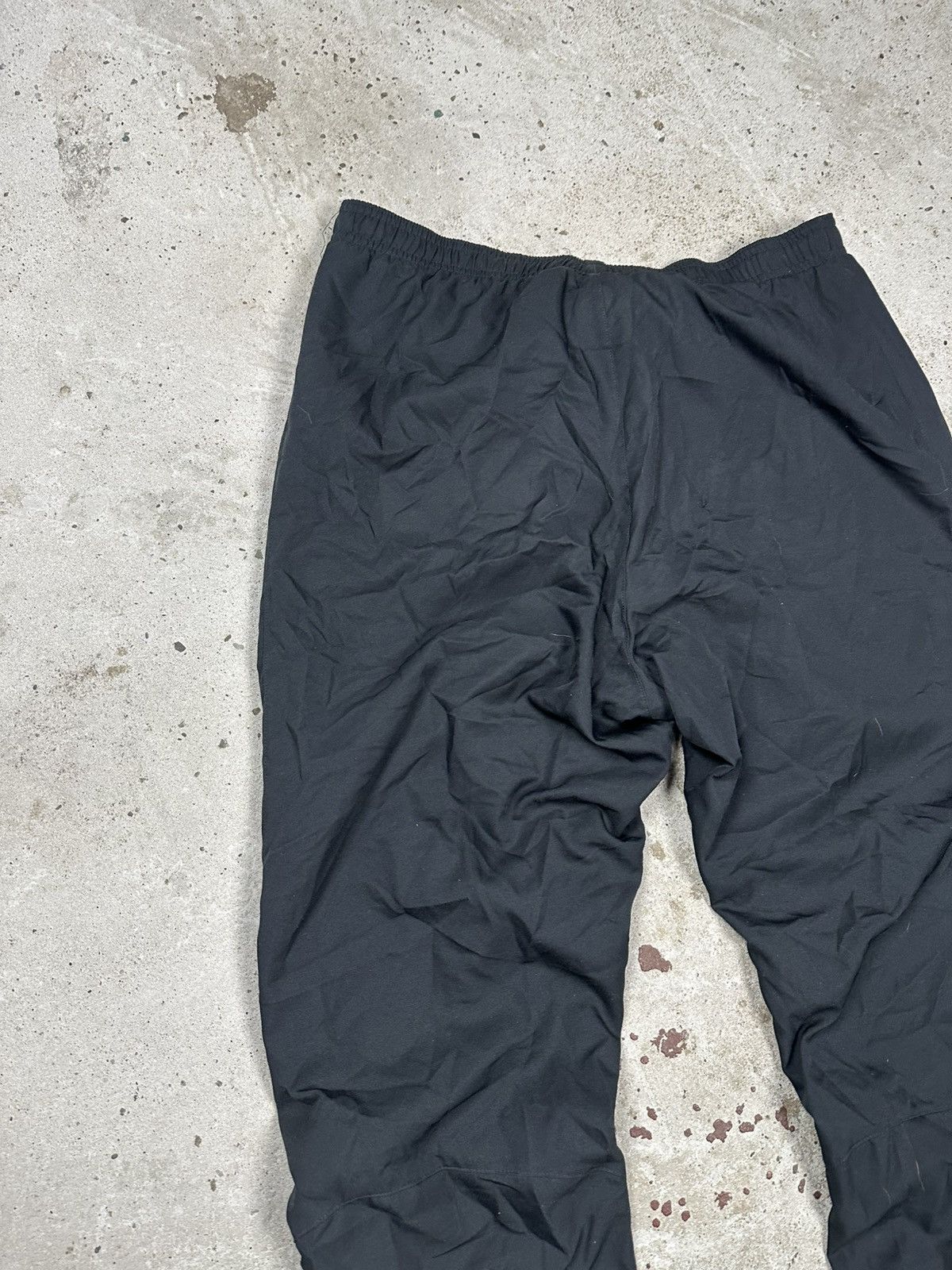 Nike Vintage Nike Black Track Pants Swoosh y2k Size US 33 - 12 Thumbnail