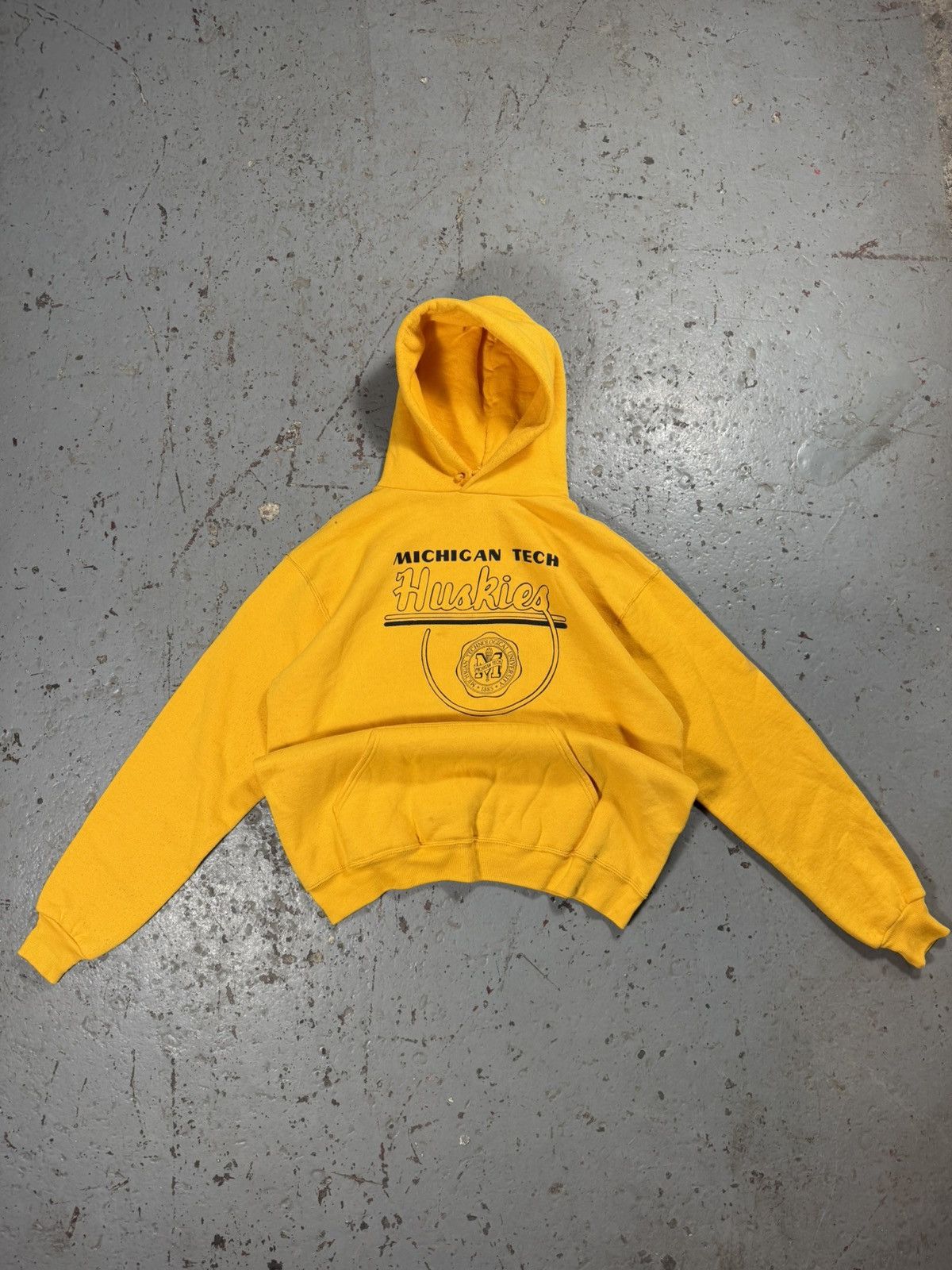 Russell Athletic Crazy Vintage Michigan Tech Huskies Russell’s Classic Hoodie Size US XL / EU 56 / 4 - 1 Thumbnail