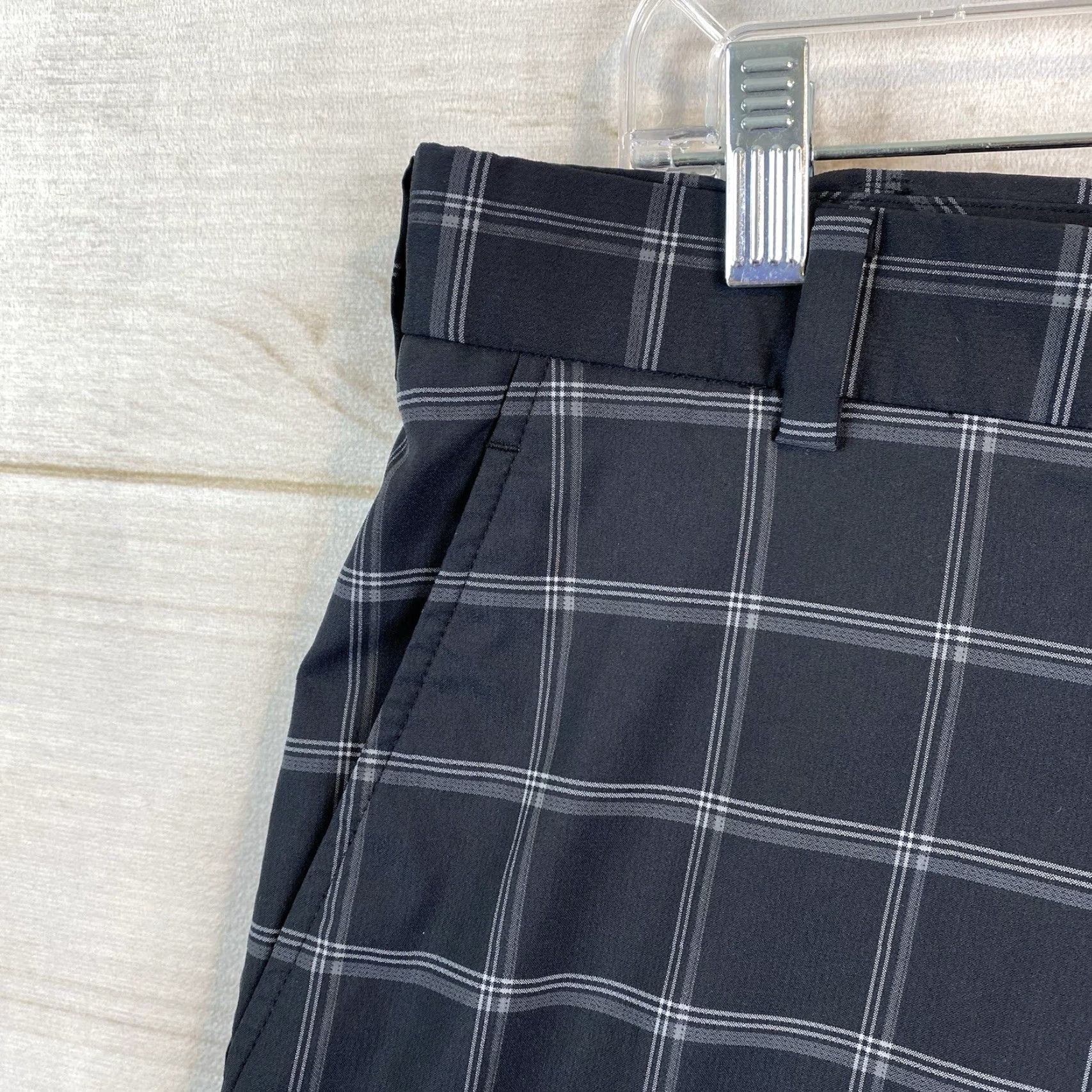 Nike Nike Golf Dri-Fit Stretch Chino Shorts Men's 32 Black Nike Dri-Fit Stretch Chino Shorts Mens 32 Black Size US 32 / EU 48 - 2 Thumbnail