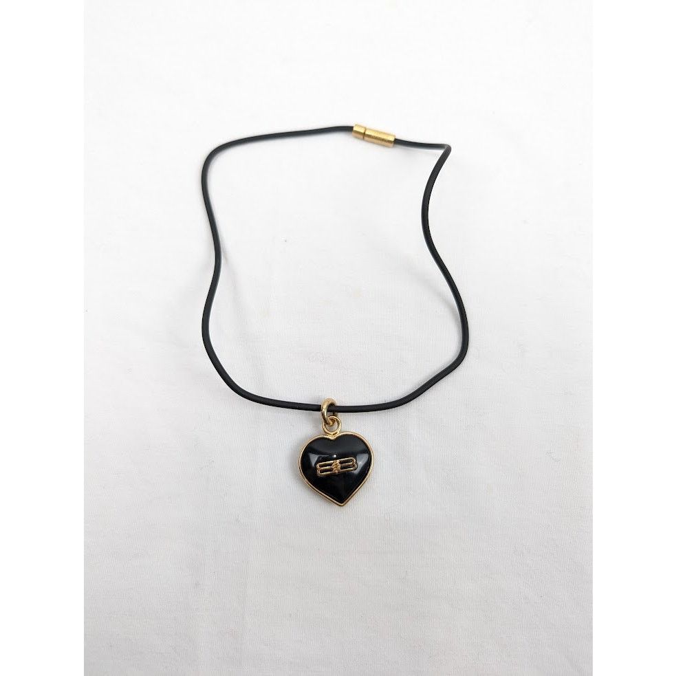 Balenciaga o1rshd1 Size: OS / BB Icon Heart Necklace in Black Size ONE SIZE - 1 Thumbnail