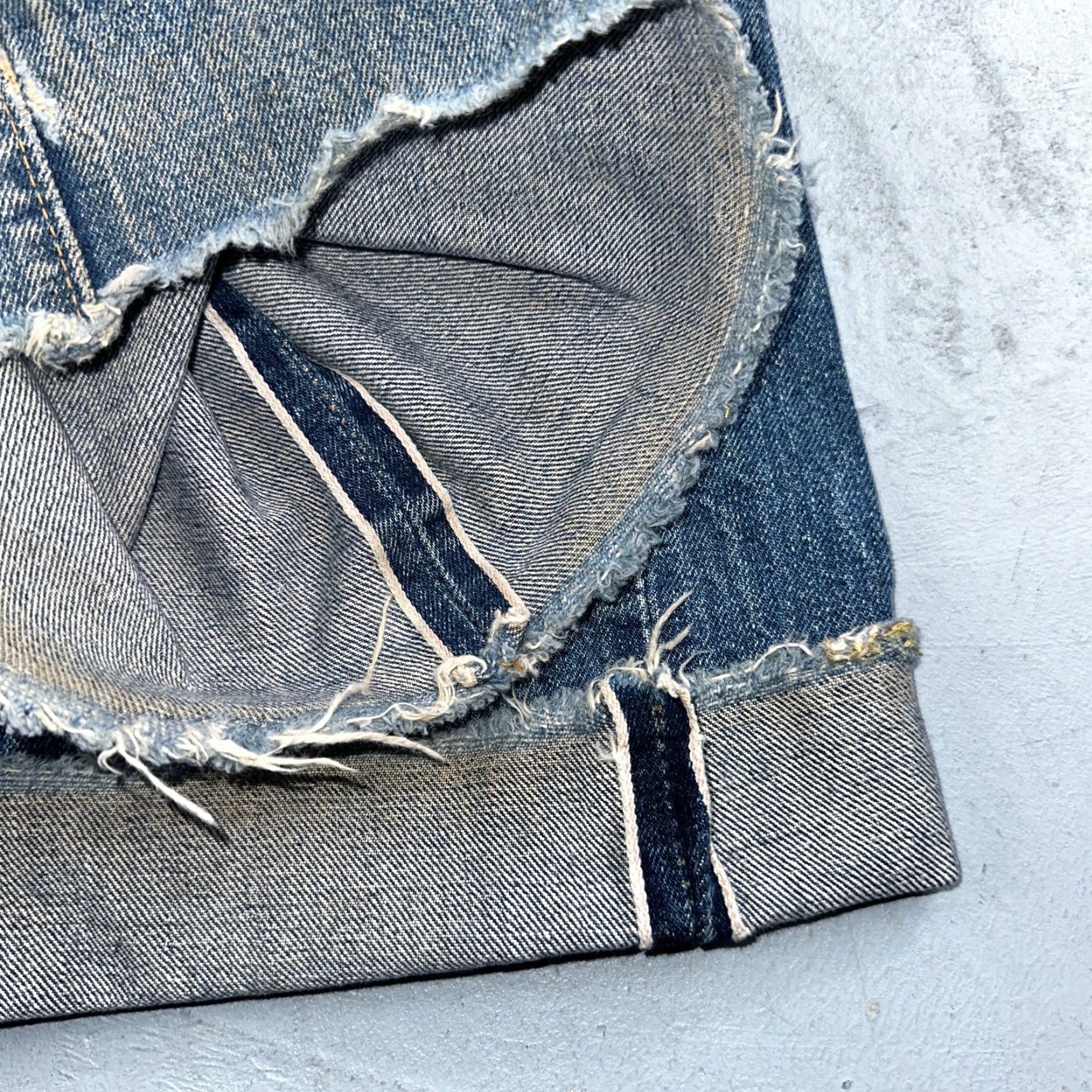 Levi's VINTAGE Levi's 501 Jeans Men 48x30 Straight Fit Ceased 70s USA Denim Distressed Size US 32 / EU 48 - 4 Thumbnail