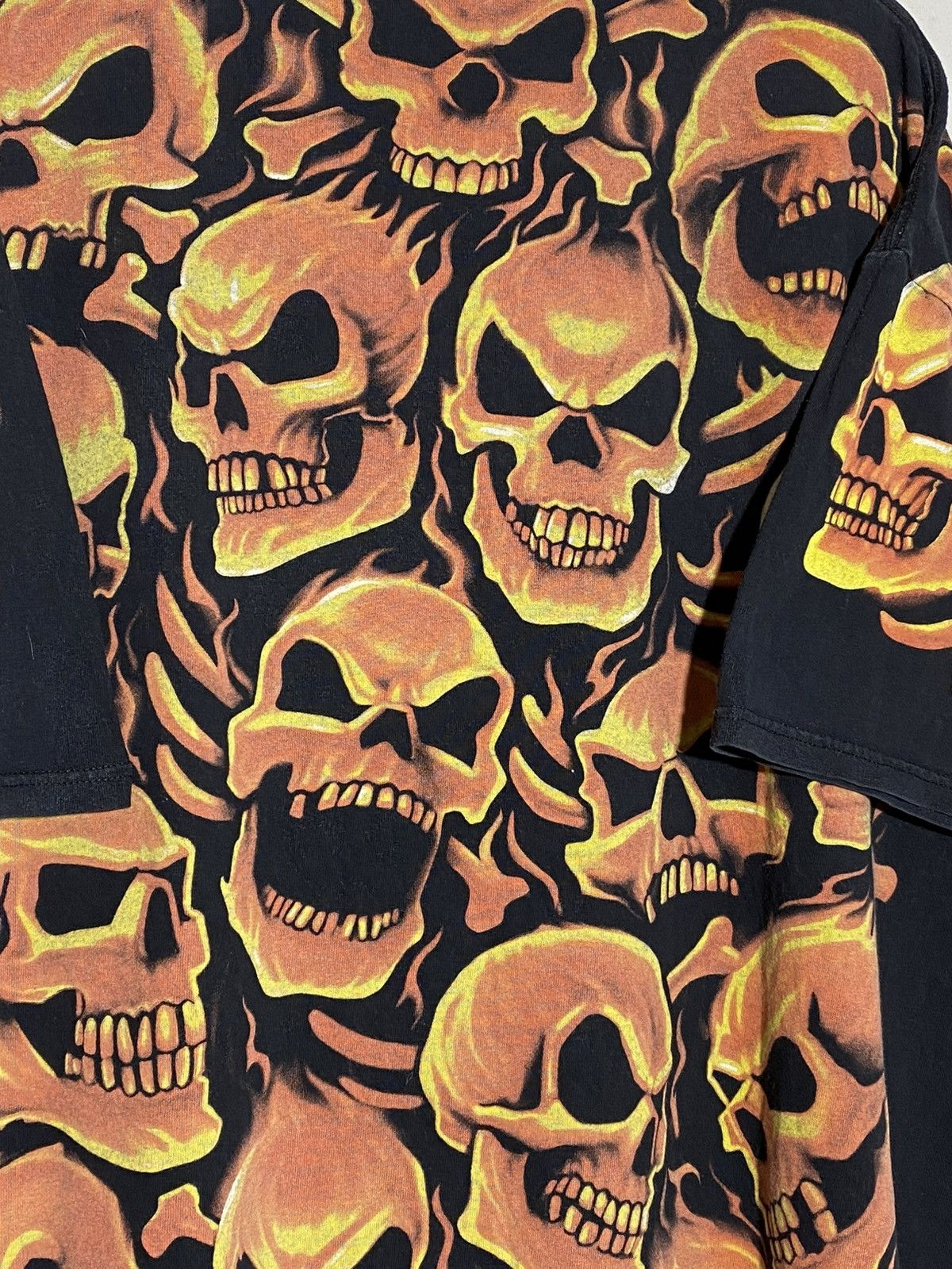 Liquid Blue Vintage 00s Liquid Blue Skull Pile All Over Print T-Shirt DS Size US XL / EU 56 / 4 - 8 Thumbnail