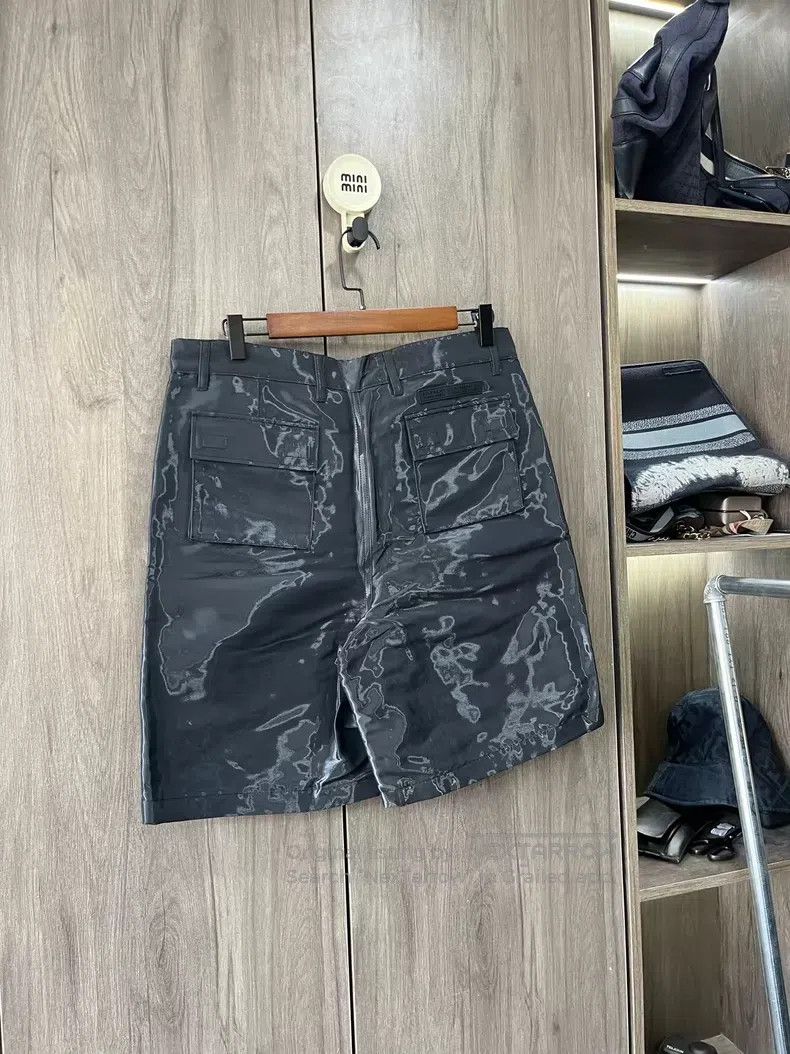 Givenchy Givenchy Reflective multi-pocket shorts Size US 32 / EU 48 - 6 Thumbnail
