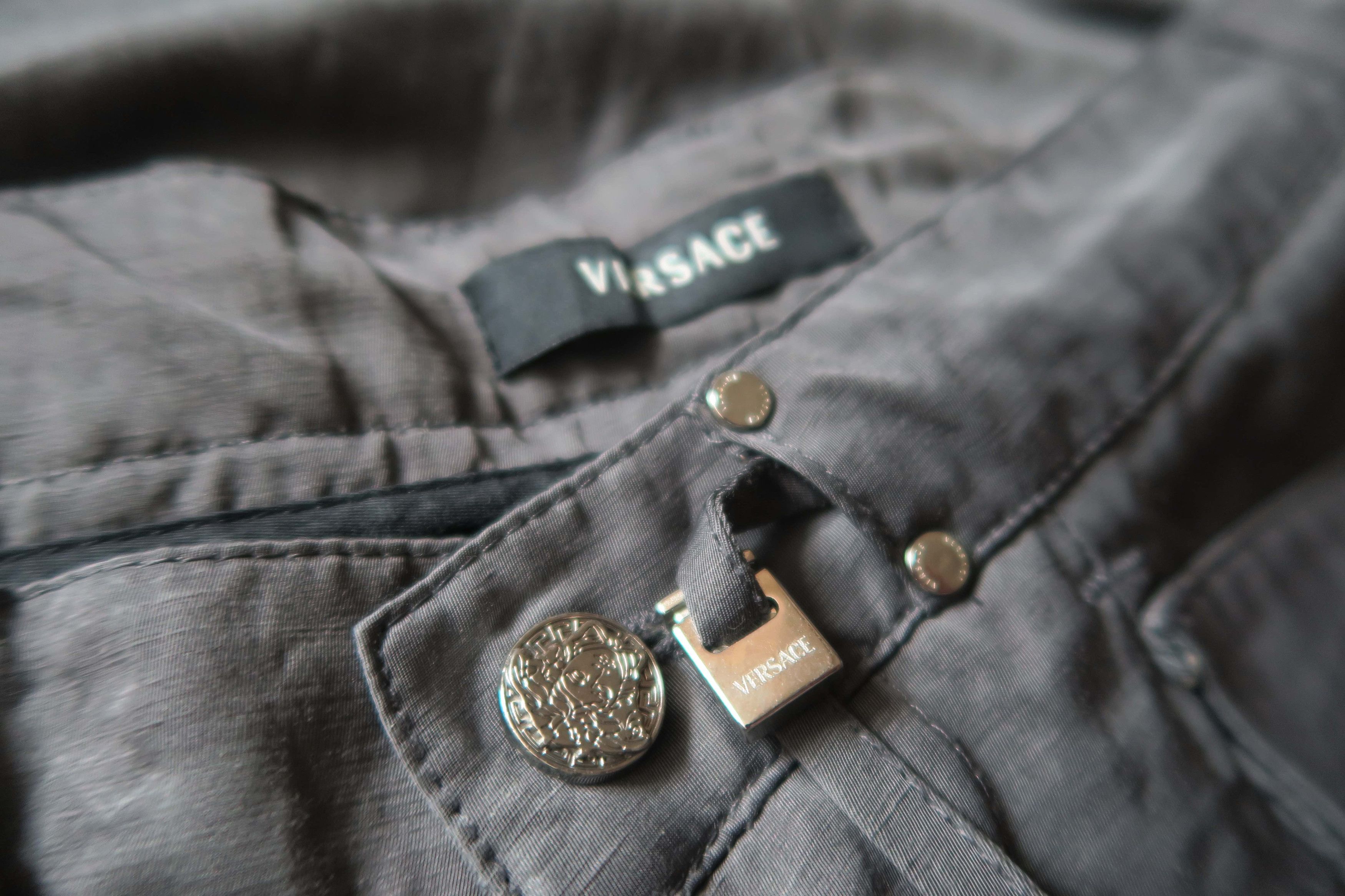 Versace Versace Coated Linen Blend Shorts Size US 36 / EU 52 - 9 Thumbnail