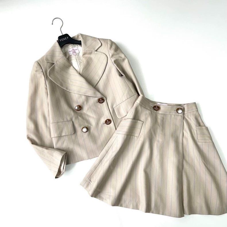 Vivienne Westwood Vivienne Westwood Love wears a suit Size M / US 6-8 / IT 42-44 - 1 Thumbnail