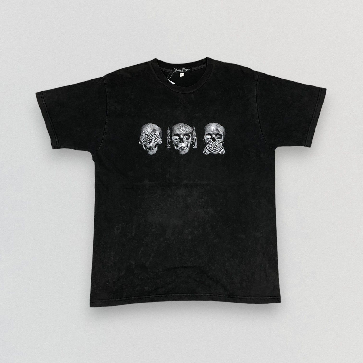 Japanese Brand Cross Keys No Evil Skulls T-shirt Size US L / EU 52-54 / 3 - 1 Thumbnail