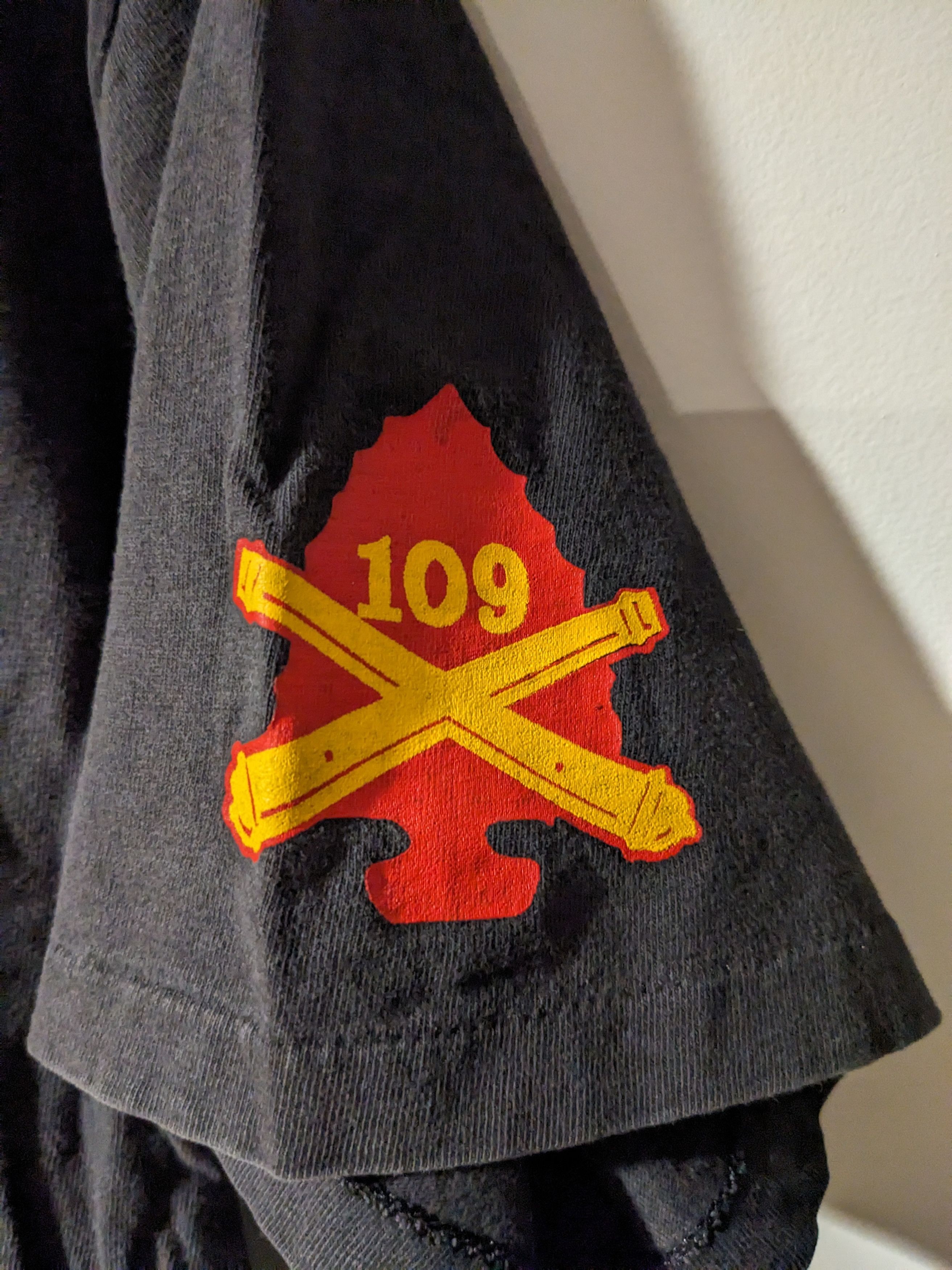 Vintage Vintage 1992 M-109 Howitzer Tank Military Large T-Shirt Size US L / EU 52-54 / 3 - 6 Thumbnail