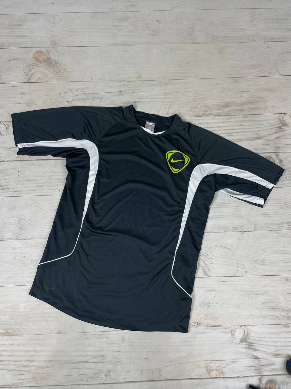 Nike Vintage Nike Tiempo Swoosh 00s Training T Shirt Y2K Size US M / EU 48-50 / 2 - 1 Thumbnail