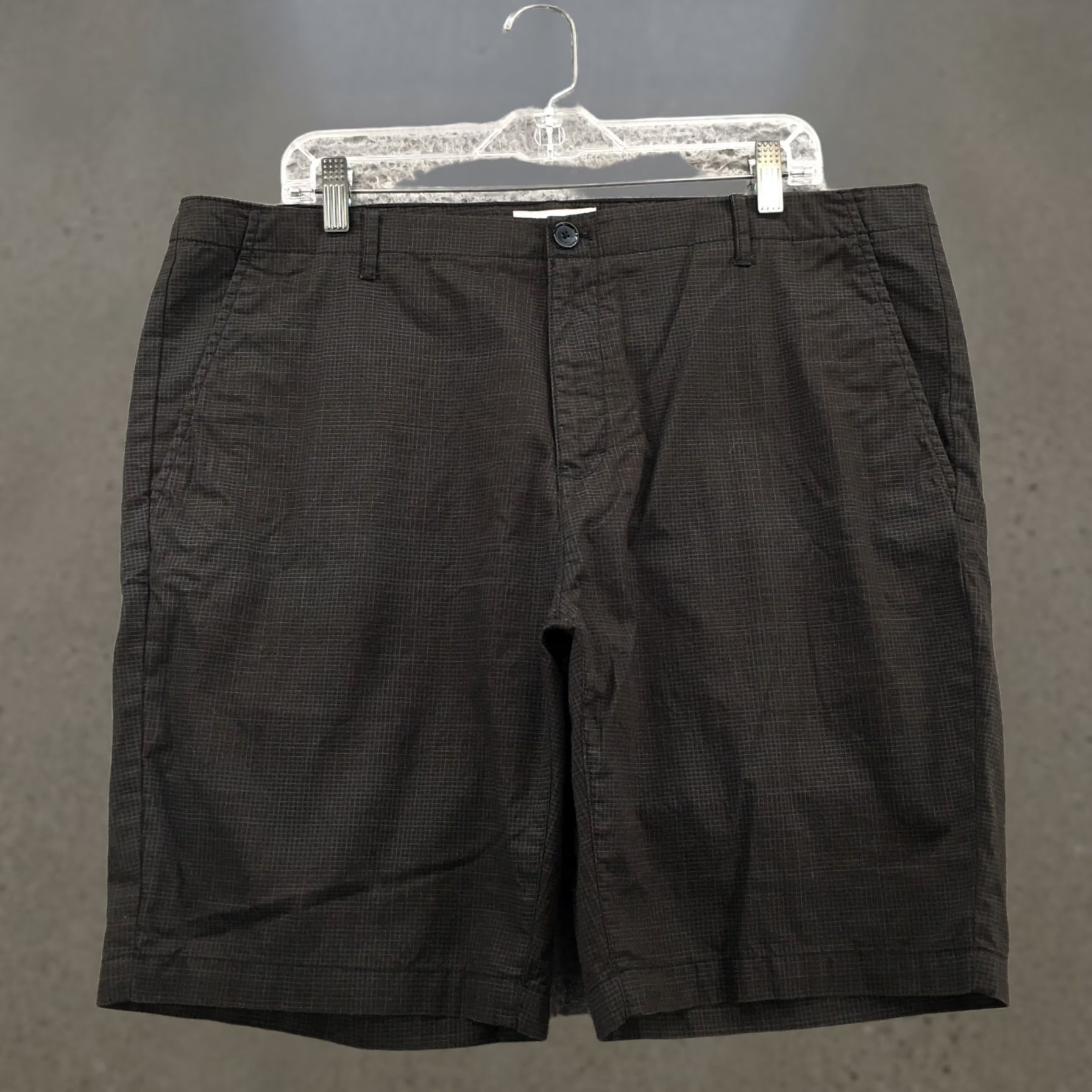 Calvin Klein Calvin Klein Slim Fit Chino Shorts Mens 38 Black Plaid Cotton Short Chino Flat Front Slit Pocket Breathable Casual Men Size US 38 / EU 54 - 1 Thumbnail