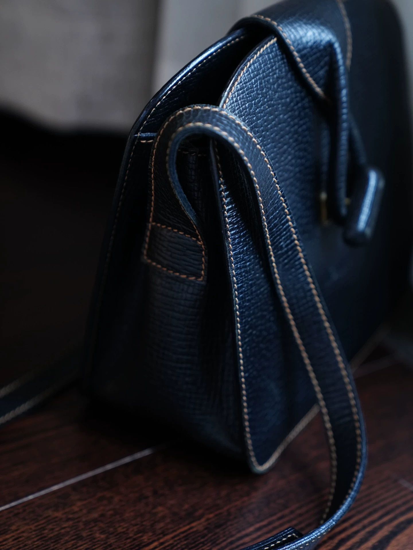 Loewe LOEWE Vintage Black & Gold Button Crossbody Bag Size ONE SIZE - 6 Thumbnail