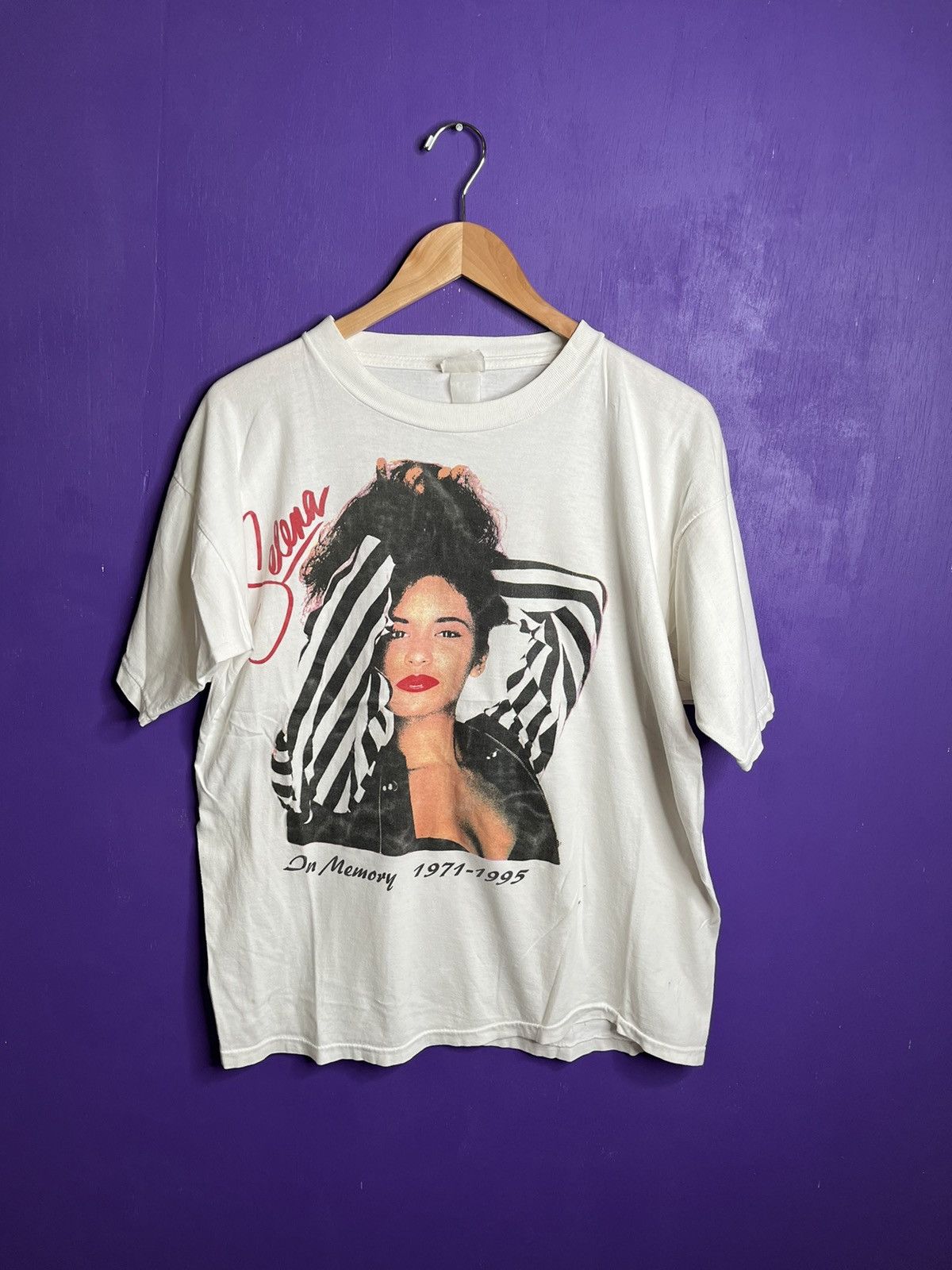 Vintage Vintage 1995 in memory of Selena memorial t-shirt Size US L / EU 52-54 / 3 - 1 Thumbnail