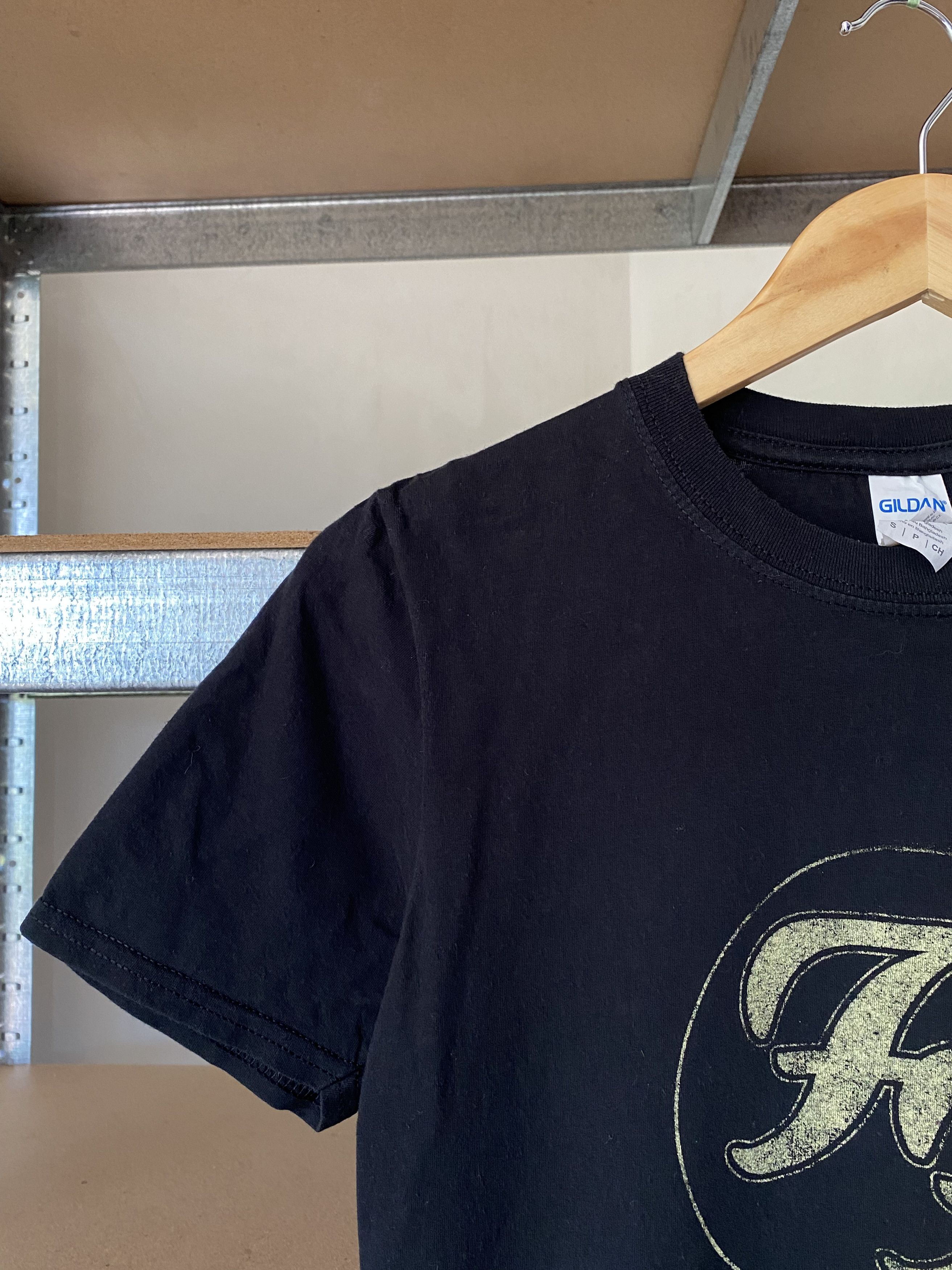 Band Tees Vintage 2000s Foo Fighters Greatest Hits T-shirt Size US S / EU 44-46 / 1 - 4 Thumbnail