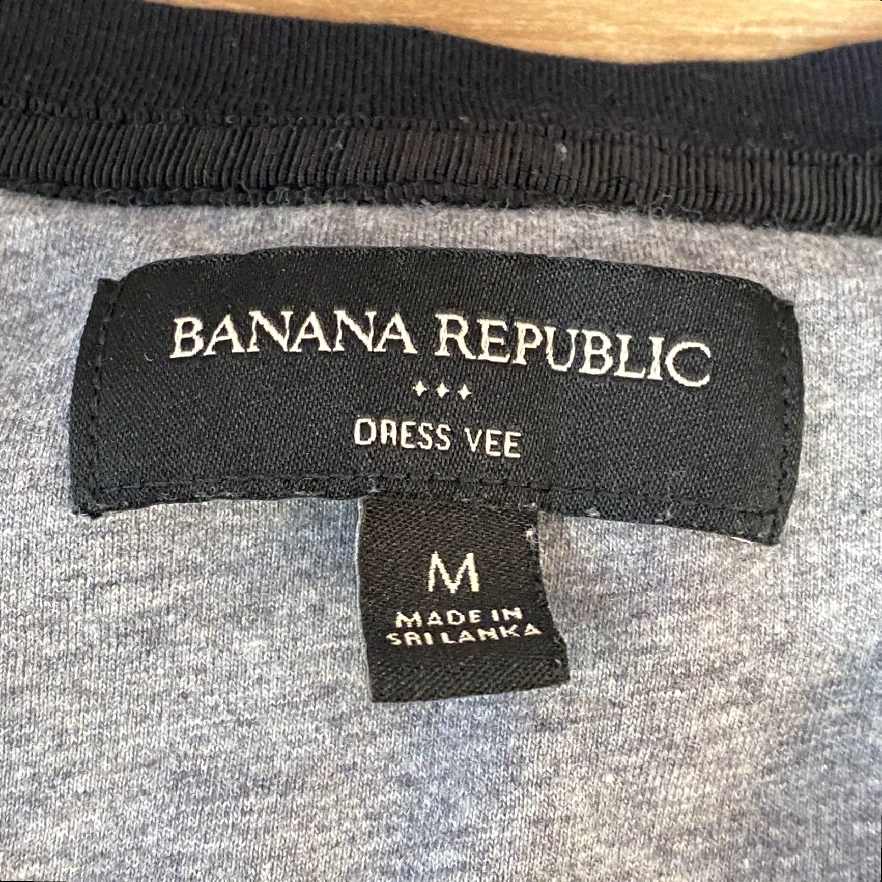 Banana Republic Banana Republic T-Shirt Mens Dress Vee V-Neck Short Sleeve Black M Adult Mens Shirts Size US M / EU 48-50 / 2 - 3 Thumbnail