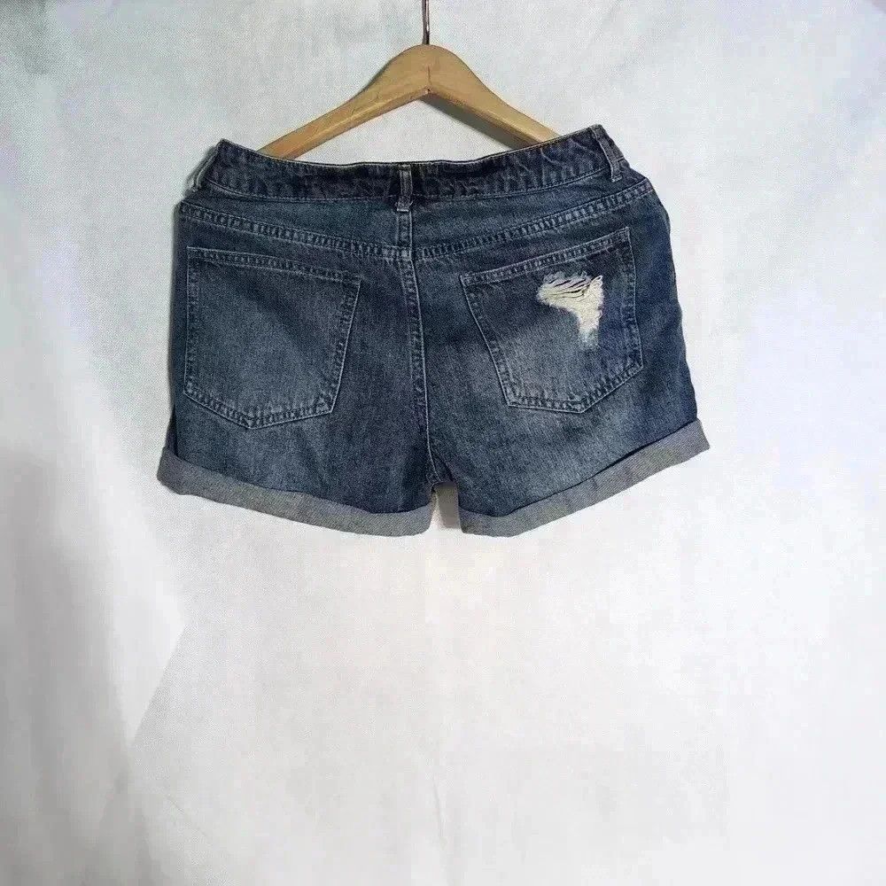 Forever 21 Forever 22 Distressed Blue Jean Short shorts waist 26 Size 26" / US 2 / IT 38 - 4 Thumbnail