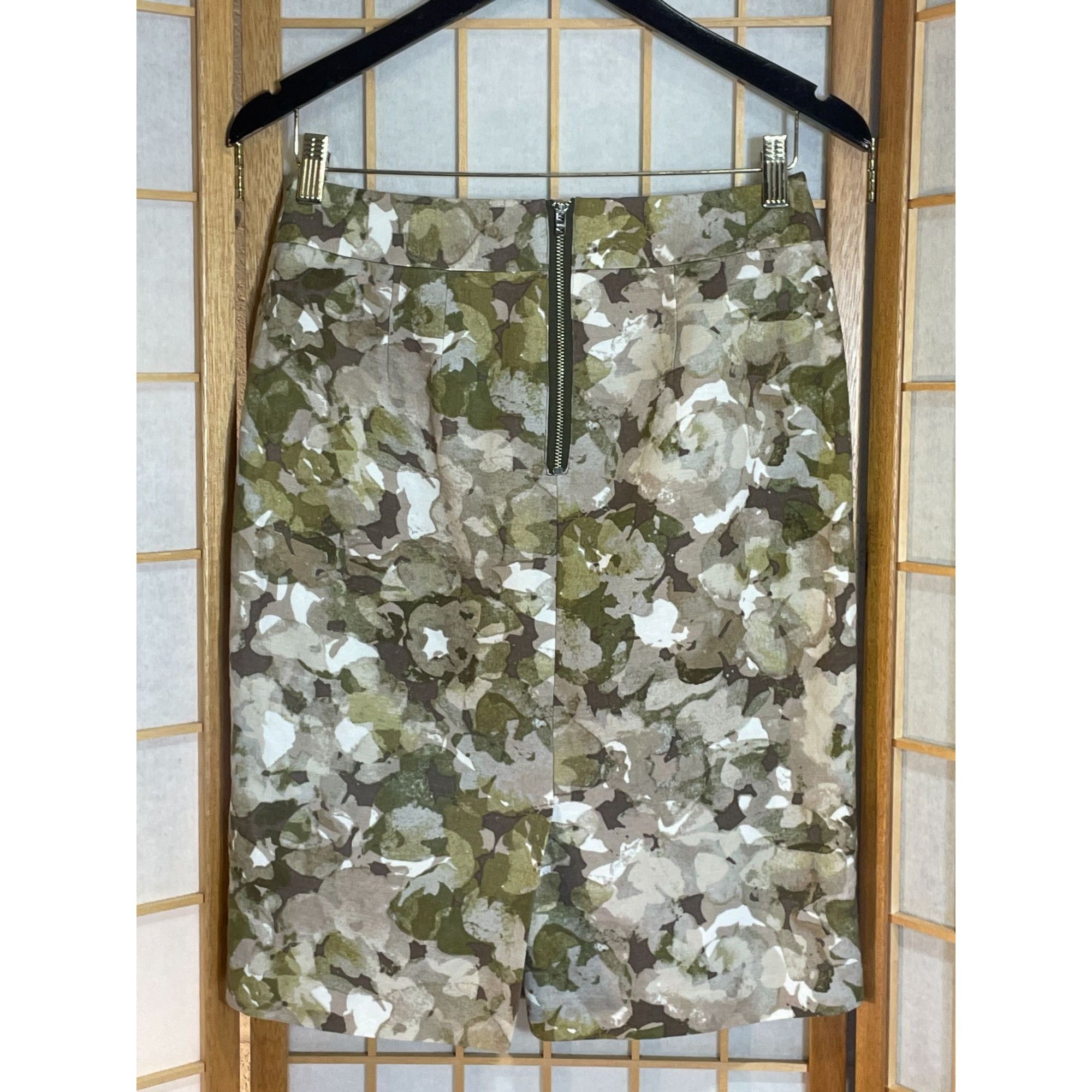 Banana Republic Banana Republic Sz 4 Linen Blend Floral Skirt Size 27" / US 4 / IT 40 - 4 Thumbnail