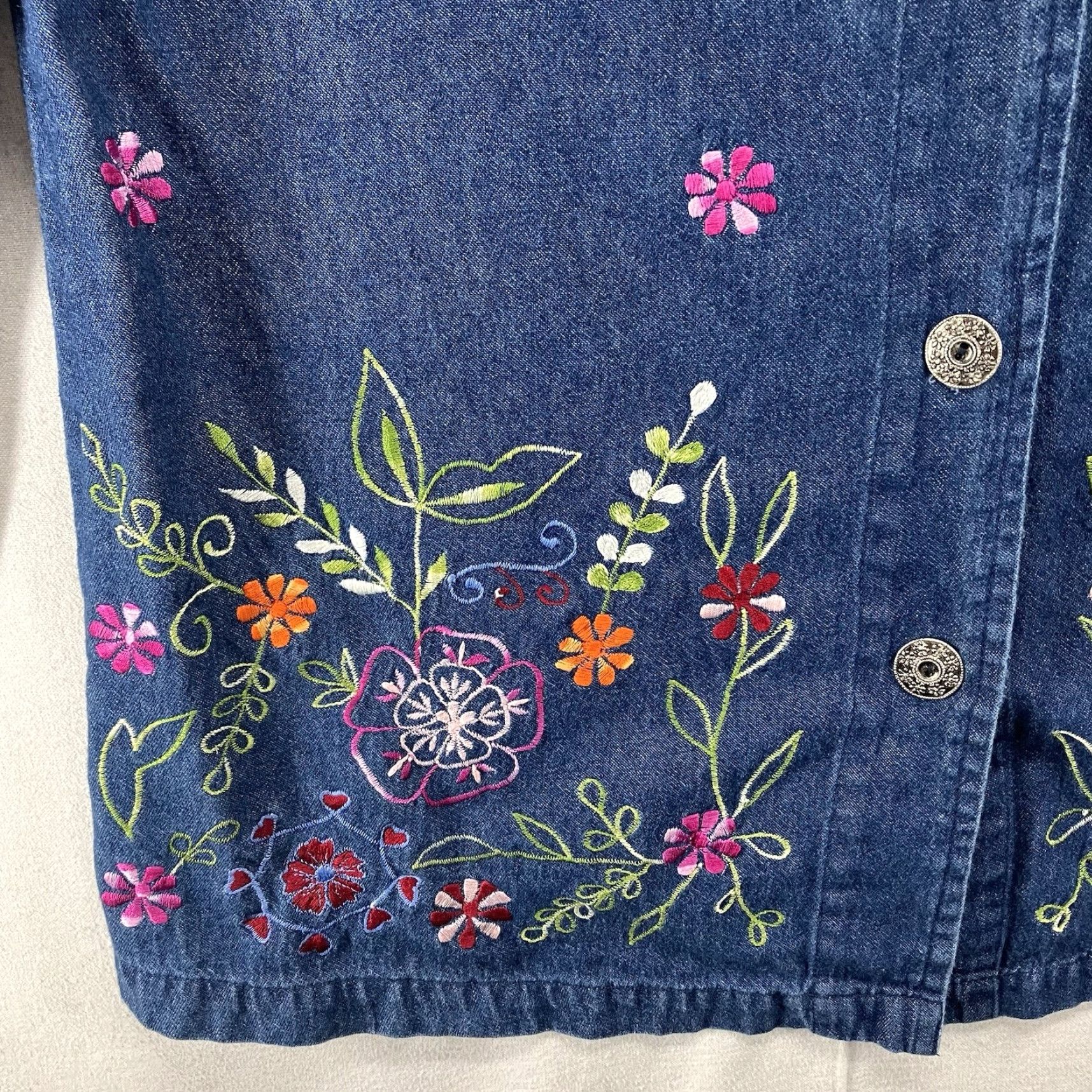 Denime VINTAGE The Vermont Country Store Women's Denim Top Tunic 100% Cotton Floral Embroidered Buttons Long Sleeve All Seasons Fall Spring Winter Womens Size M / US 6-8 / IT 42-44 - 7 Thumbnail