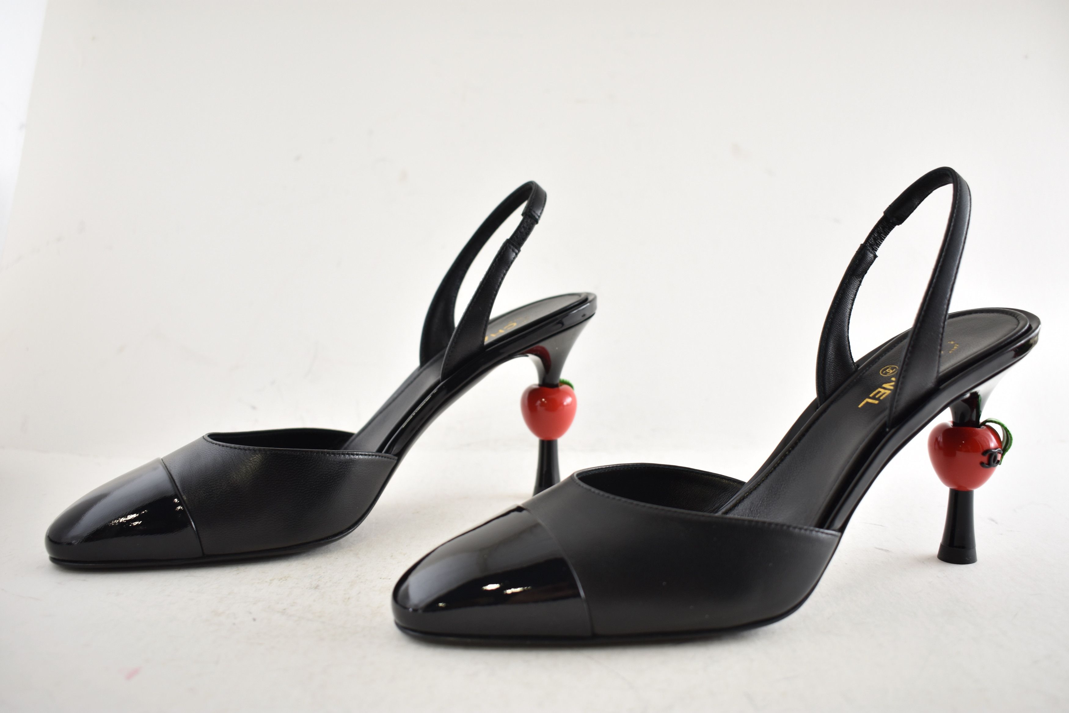 Chanel 26A Blazy Red Apple Sling CC Logo Slingback Heel Pump 39 Size US 9 / IT 39 - 13 Thumbnail