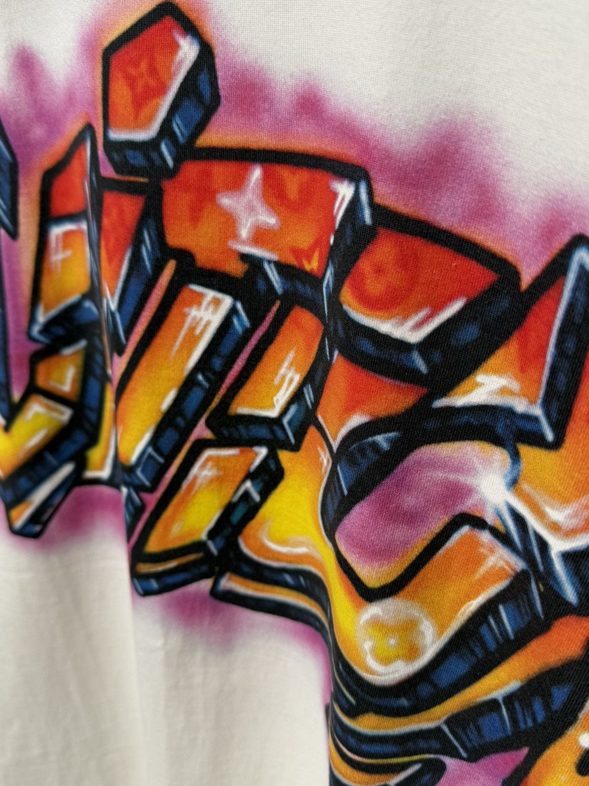 Louis Vuitton Louis Vuitton Graffiti T-Shirt Size US L / EU 52-54 / 3 - 3 Thumbnail