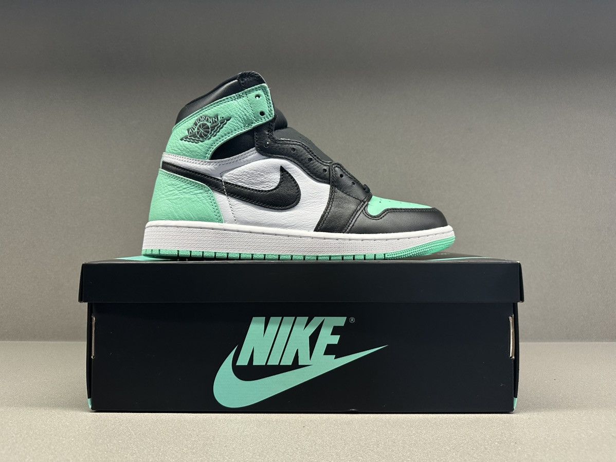 Jordan Brand Jordan 1 Retro High OG Green Glow Size US 9 / EU 42 - 3 Thumbnail