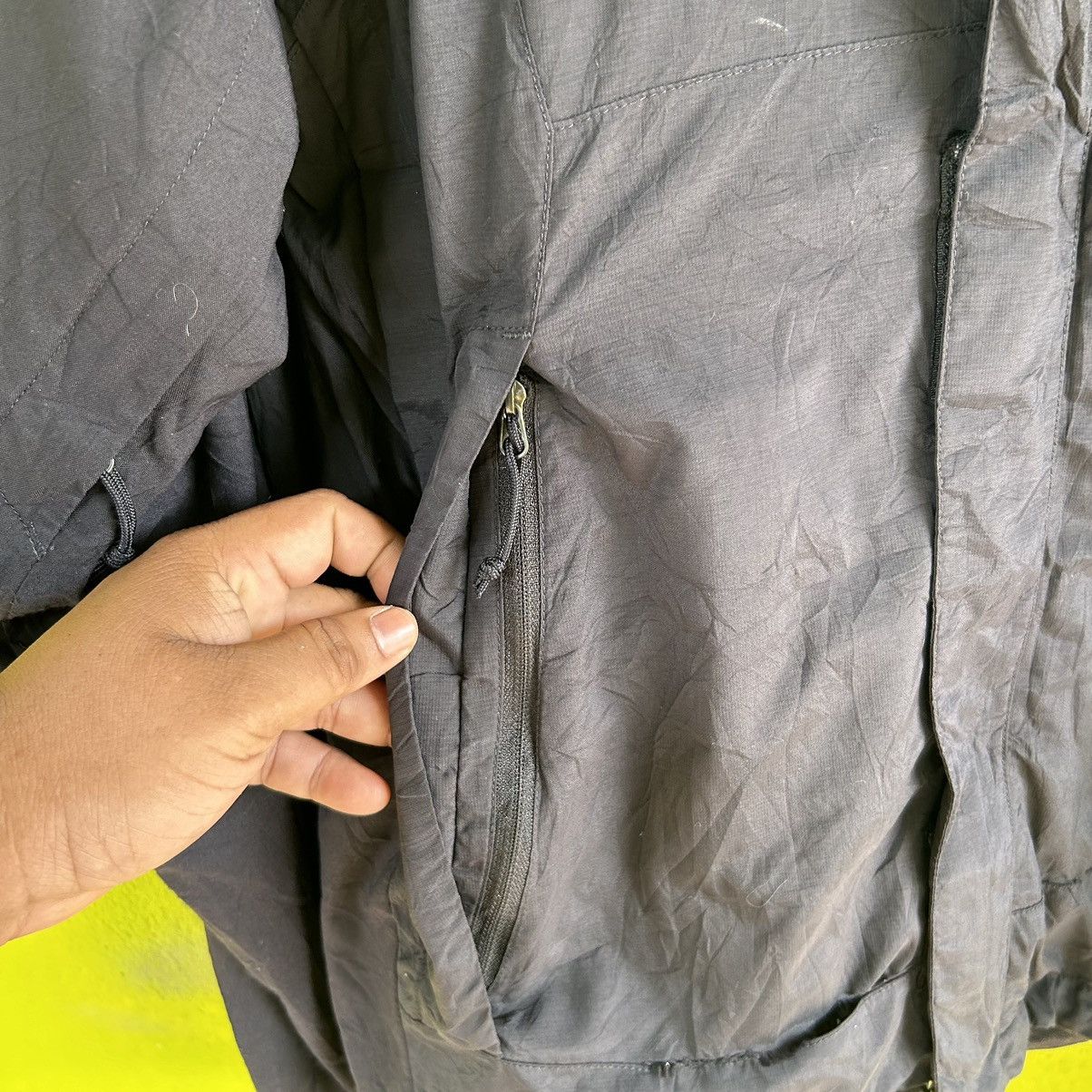 The North Face Vintage The North Face Hyvent Distressed Jacket Size US M / EU 48-50 / 2 - 6 Thumbnail