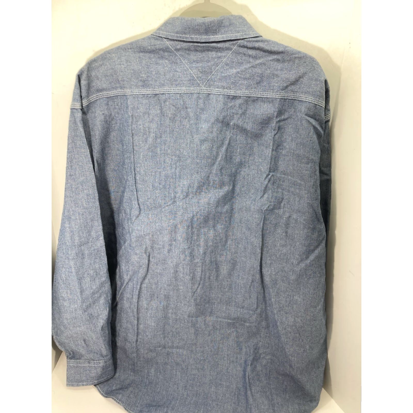 Tommy Hilfiger VINTAGE Tommy Hilfiger Chambray Shirt Men XL Blue Metal Button Long Sleeve Shirt Adjustable Oversized 27x32 Mens Size US XL / EU 56 / 4 - 6 Thumbnail