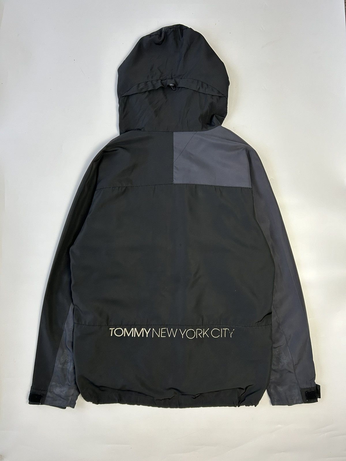 Tommy Hilfiger × Tommy Jeans TOMMY NEW YORK CITY LIGHT JACKET WITH HOODIE Size US XL / EU 56 / 4 - 5 Thumbnail