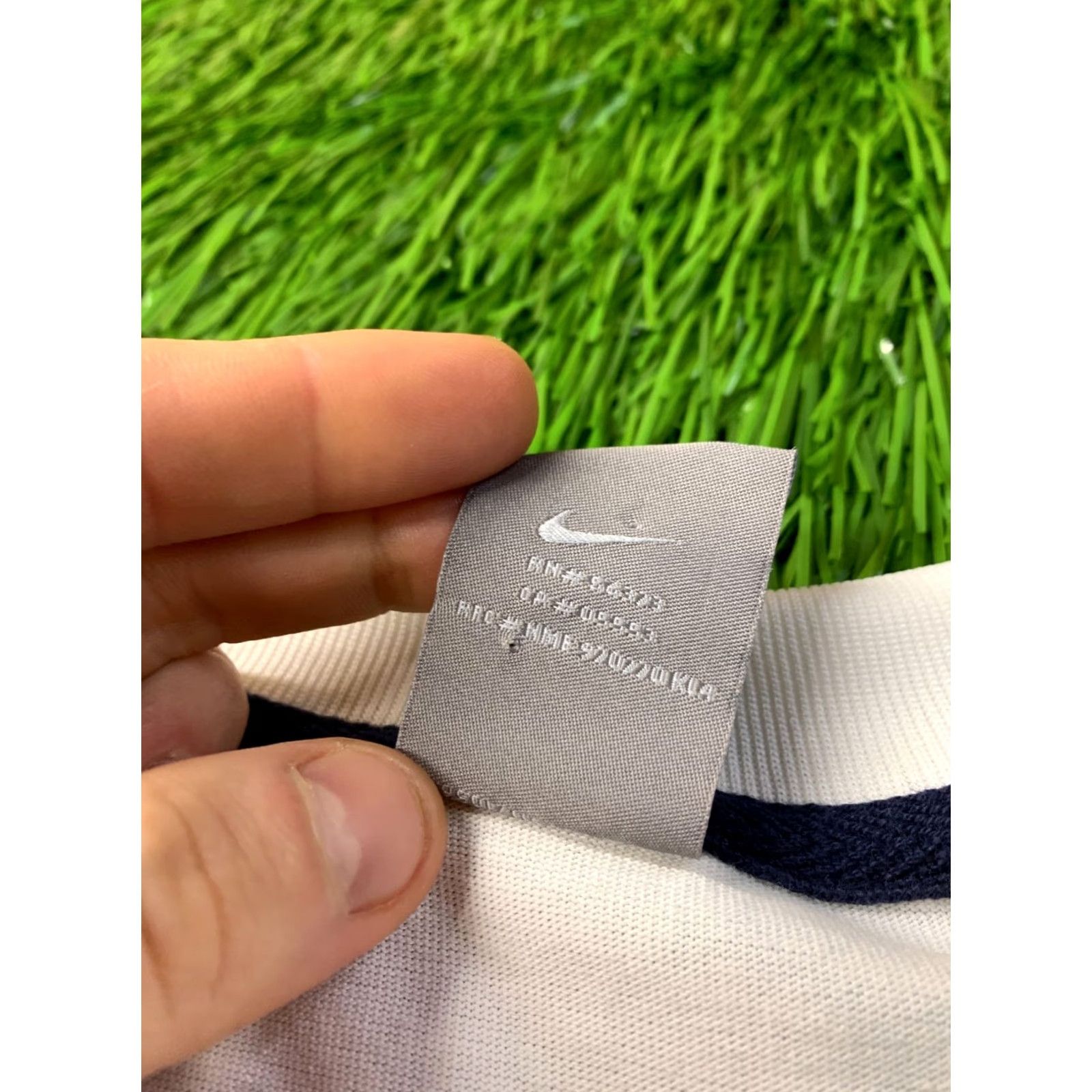 Nike NIKE Shirt M White Black Yellow 2005 vtg Casual Crew Neck Short Sleeve Jersey T-Shirt Men Medium User-Provided Details Size US M / EU 48-50 / 2 - 5 Thumbnail