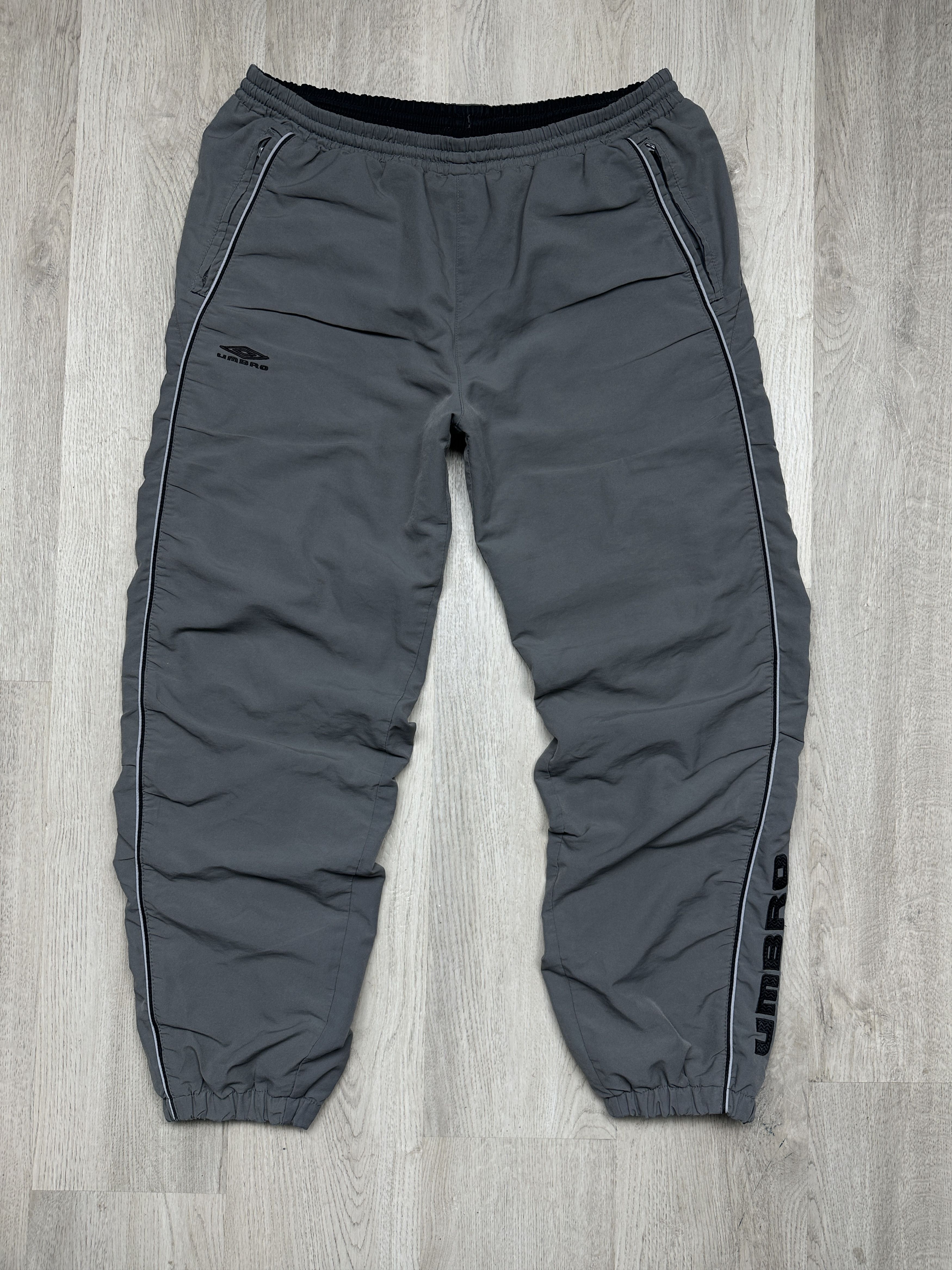 Umbro Umbro Vintage Mens Nylon Baggy Track Pants Size US 32 / EU 48 - 1 Thumbnail