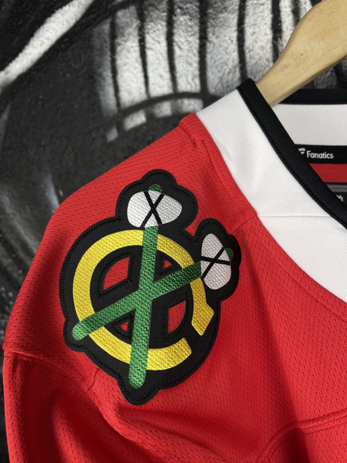 NHL Chicago Blackhawks NHL Fanatics Oversized Jersey Size M Size US M / EU 48-50 / 2 - 5 Thumbnail