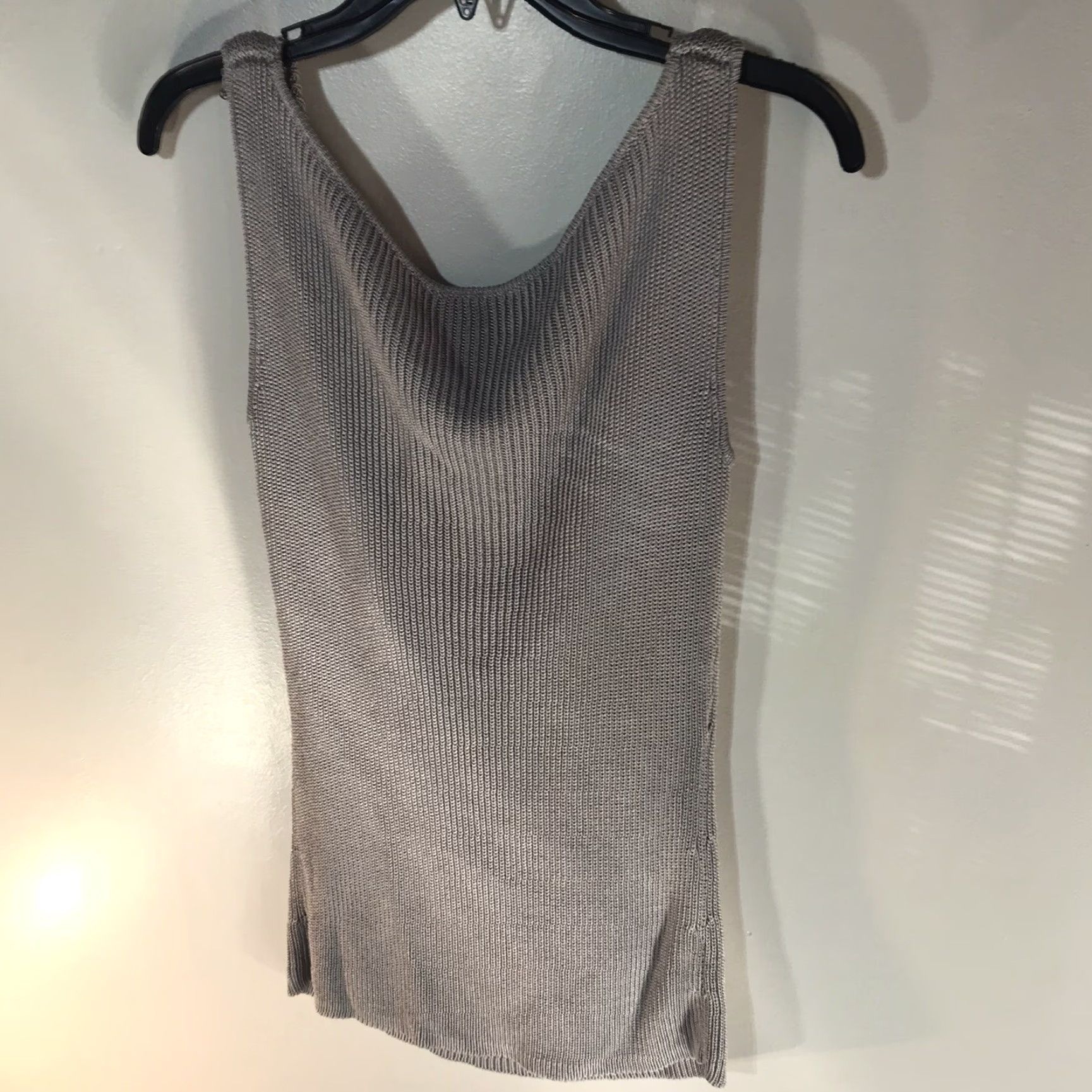 Ann Taylor VINTAGE Ann Taylor Silver Sleeveless Blouse Womens Size M Solid Modern Size M / US 6-8 / IT 42-44 - 2 Thumbnail
