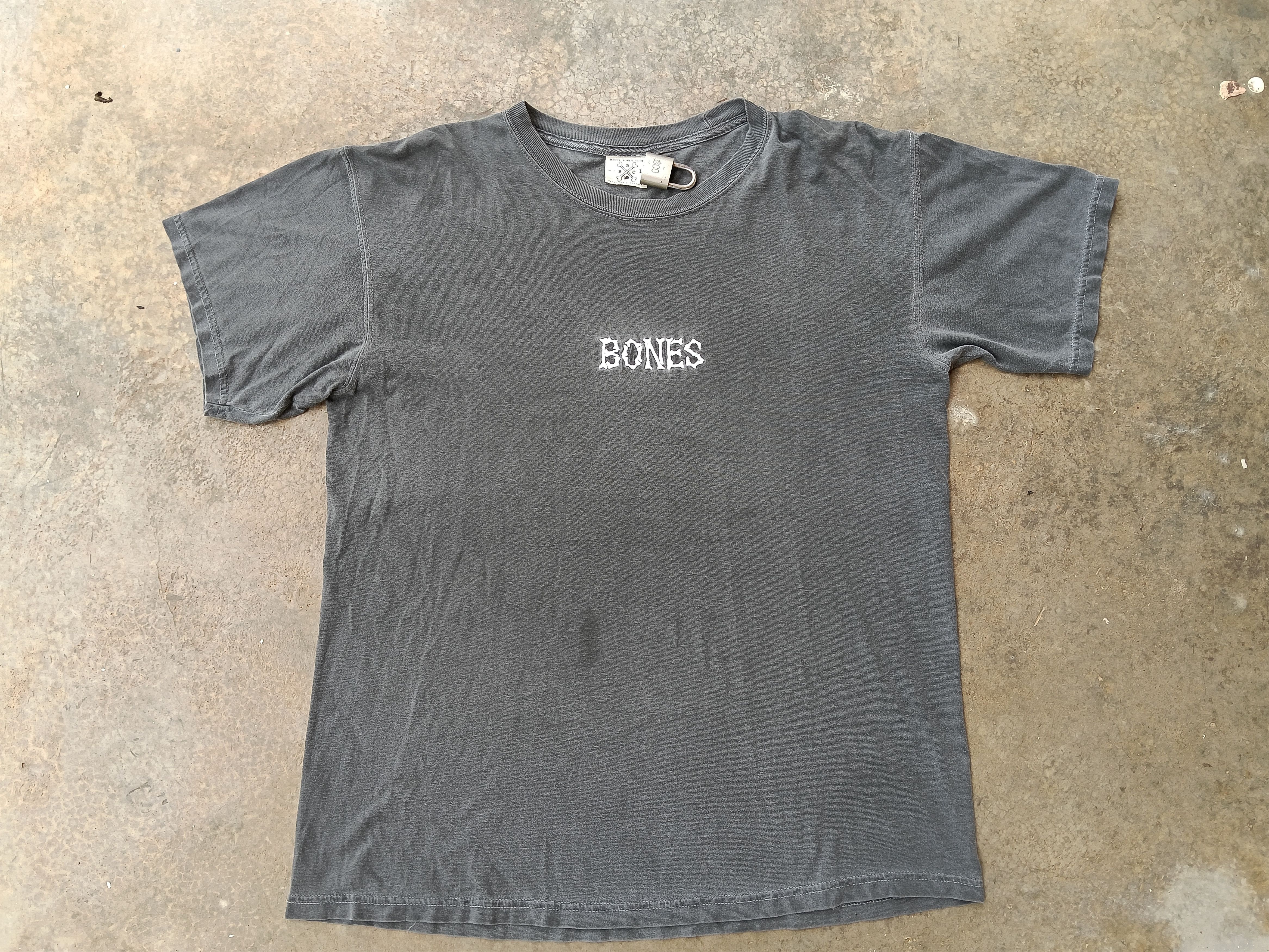 Bones Vintage bones embroidered Sun faded Size US L / EU 52-54 / 3 - 1 Thumbnail