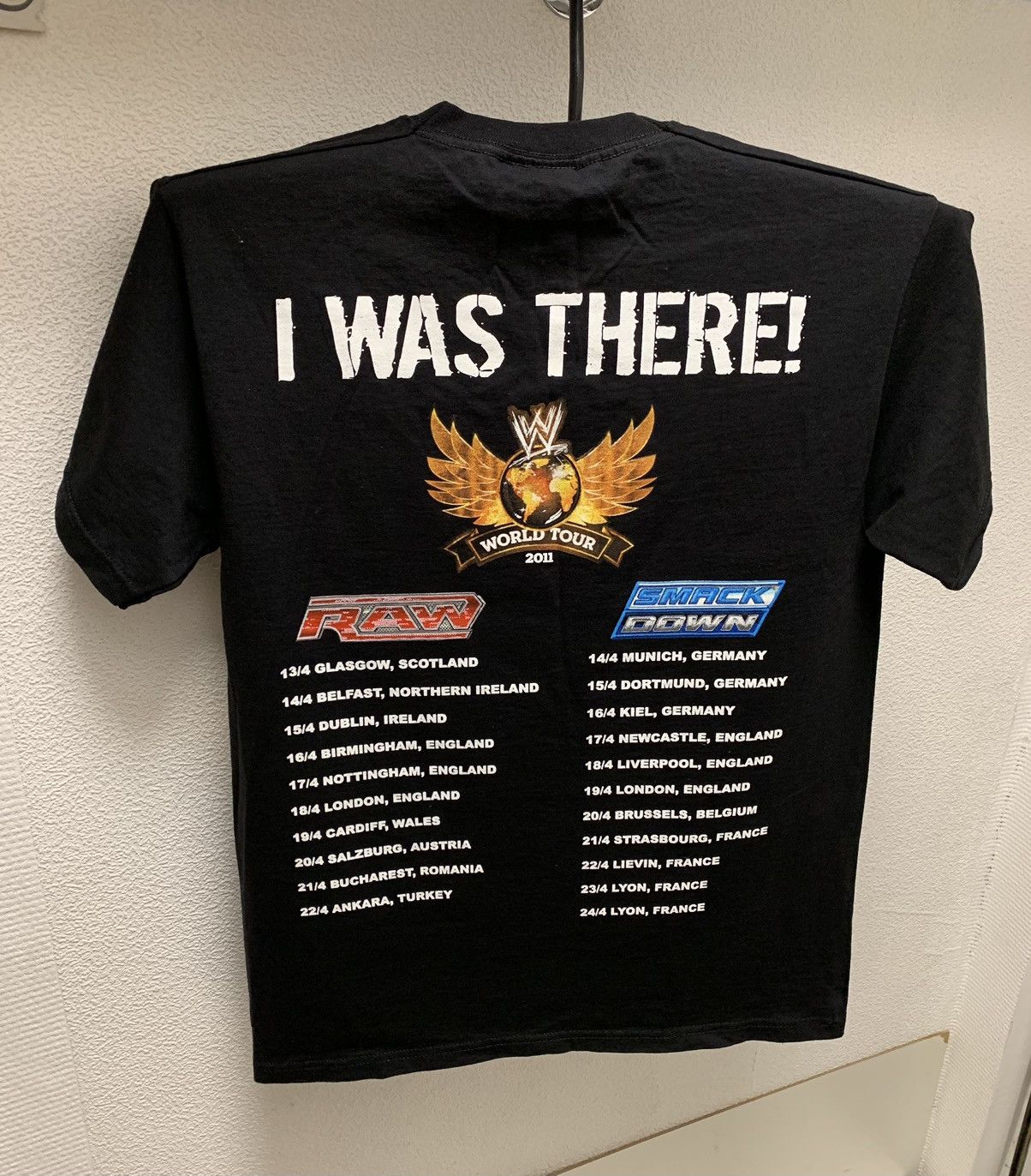 WWE Wwe wwfc vintage tour t-shirt 2011 M sz wrestling Size US M / EU 48-50 / 2 - 2 Thumbnail