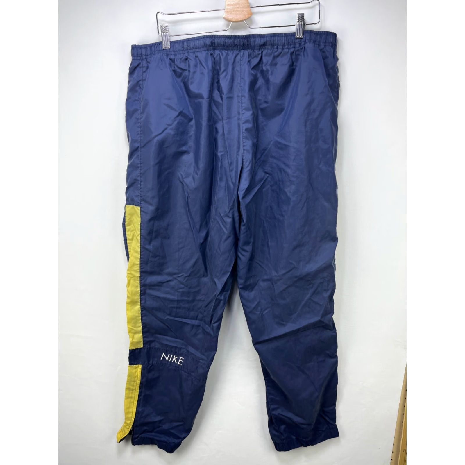 Nike VINTAGE Nike Swoosh Windbreaker Pants XL Blue 90s Track Pants Mens Regular Size US 36 / EU 52 - 7 Thumbnail