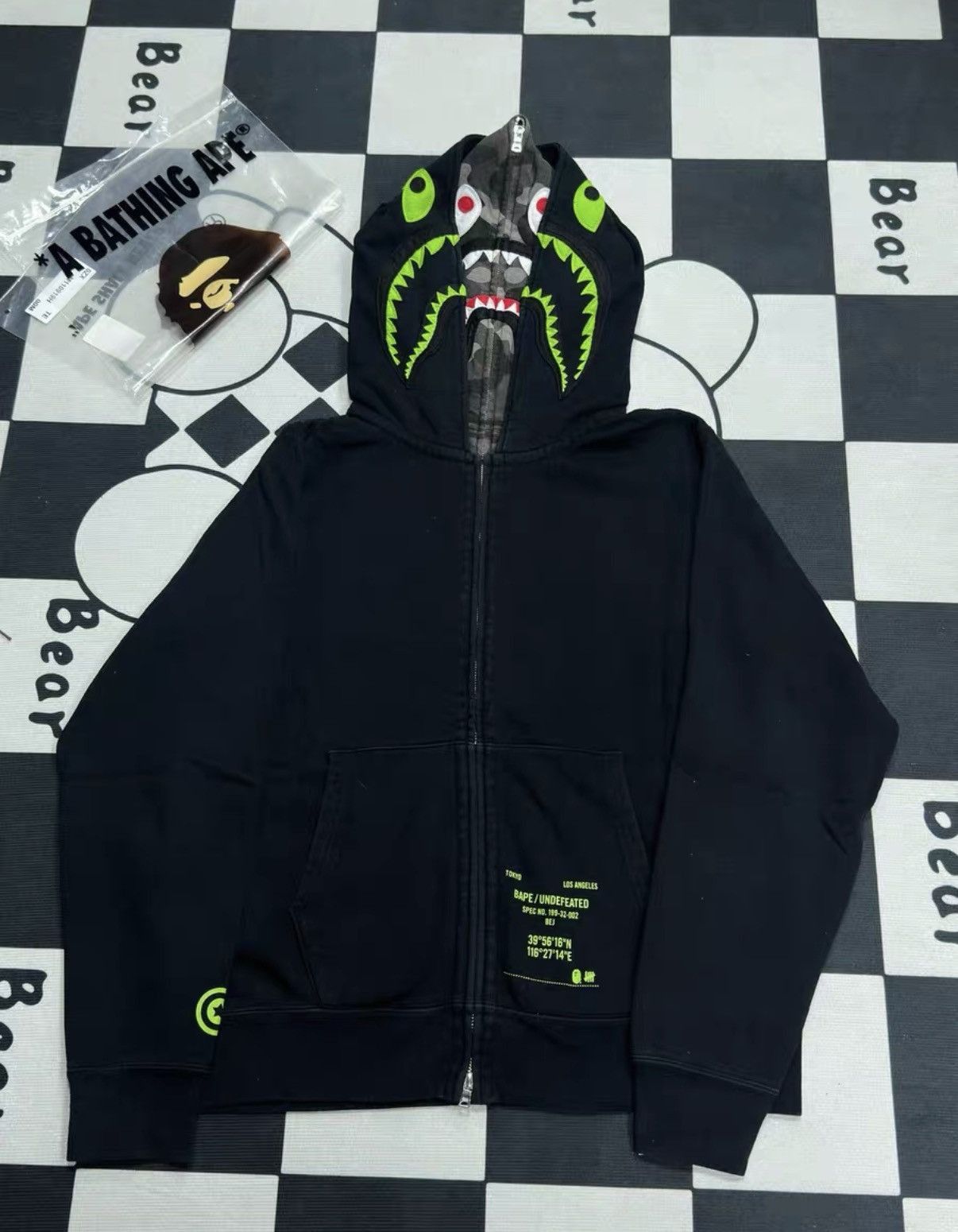 Bape Black Shark Graphic Zip-Up Hoodie - Size L Size US L / EU 52-54 / 3 - 1 Thumbnail