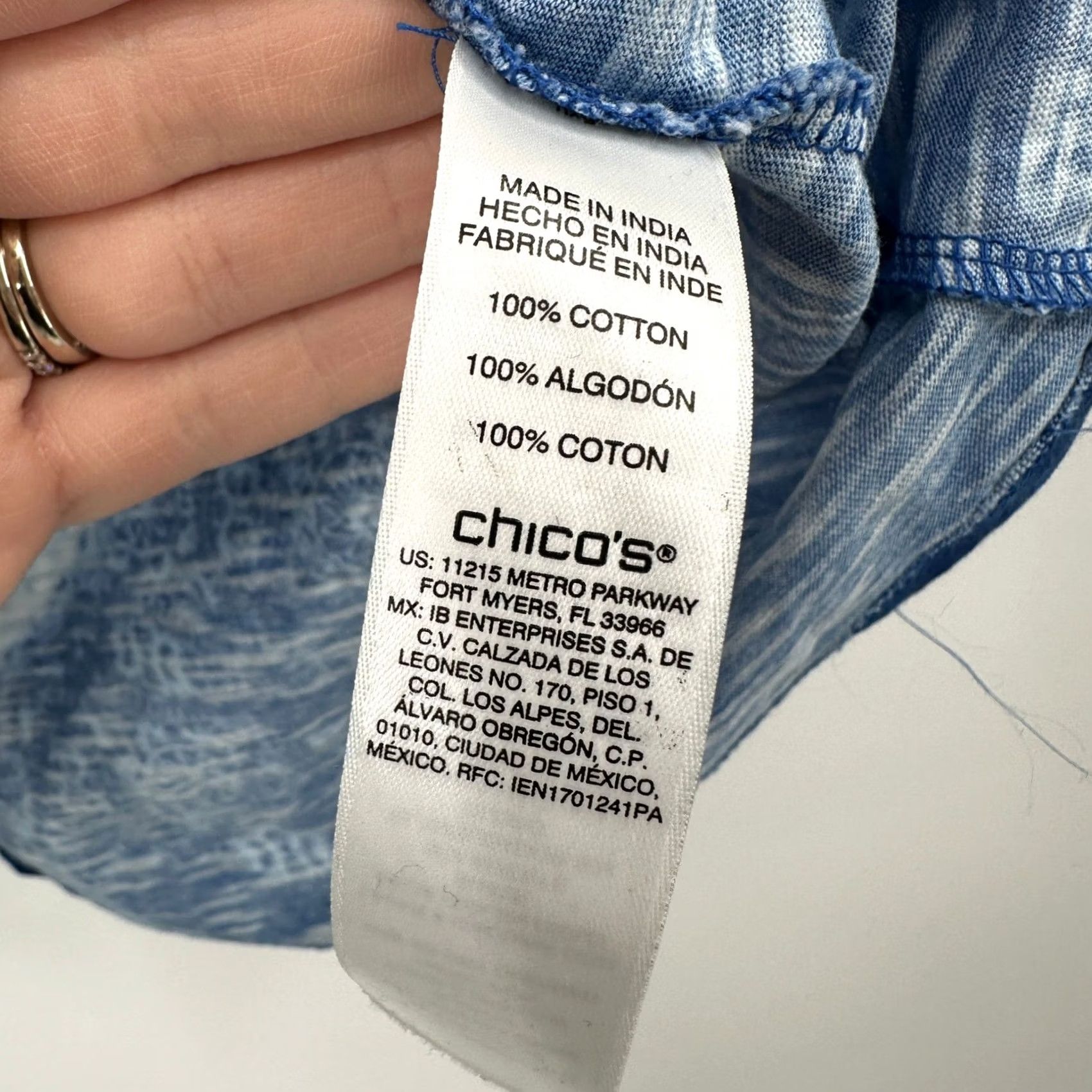 Vintage Chico's Blouse Shirt Womens Medium Blue White Mixed Print Bohemian Short Sleeve Cold Shoulder Button Cotton Slub Knit Scoop Neck 100% Cotton Pullover Size M / US 6-8 / IT 42-44 - 4 Thumbnail