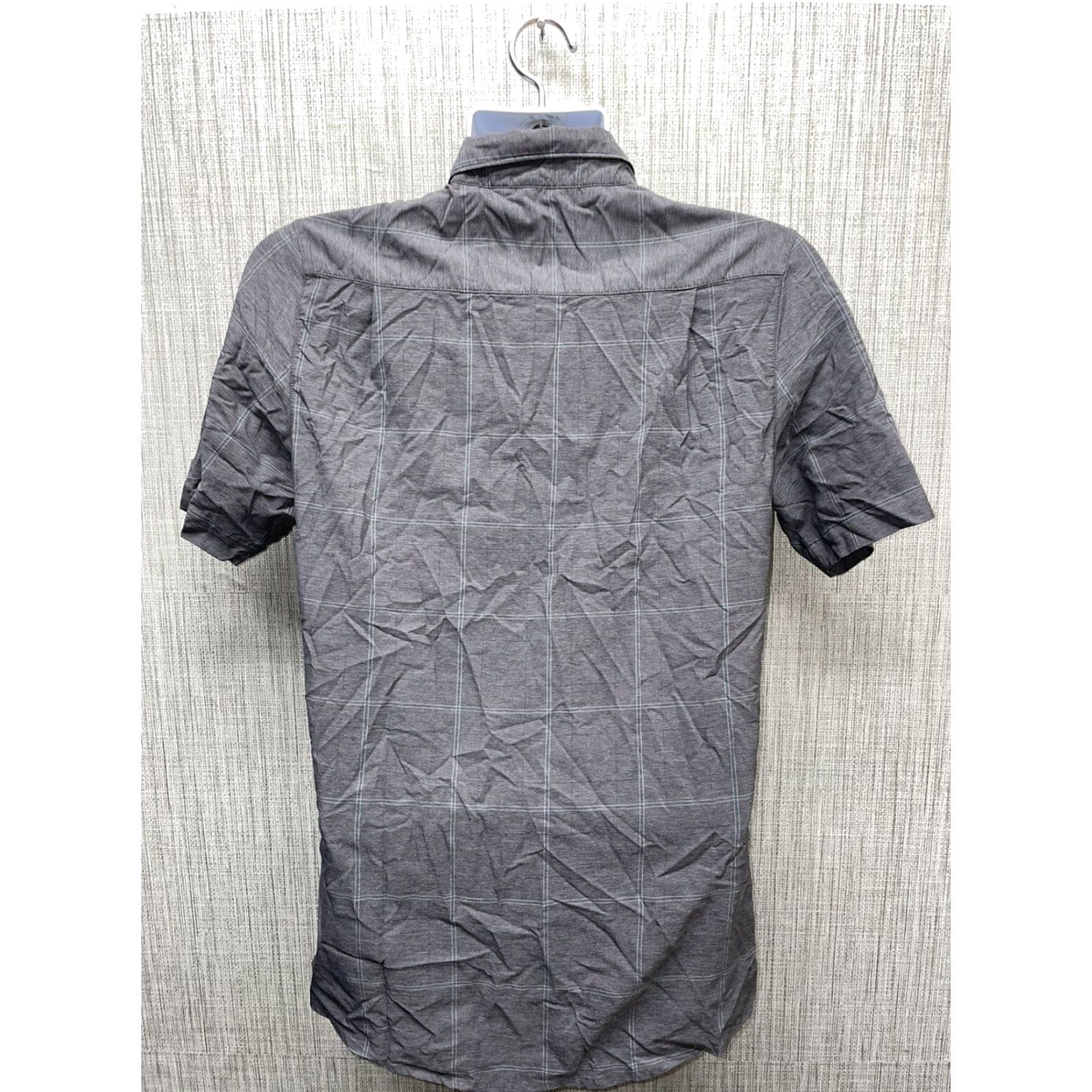 TravisMathew Travis Mathew Shirt Plaid Gray Mens M Short Sleeve Button-Up Regular Sized Shirt Men Gray Plaid Shirt M Mens Size US M / EU 48-50 / 2 - 6 Thumbnail