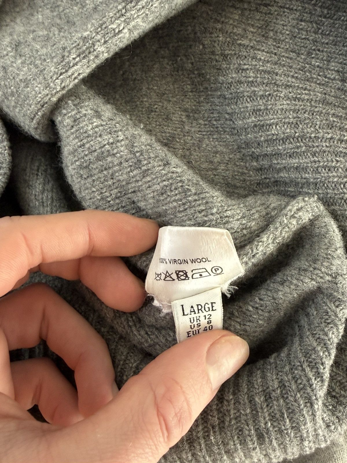 JW Anderson JW Anderson Wool Sweater Size M / US 6-8 / IT 42-44 - 7 Thumbnail