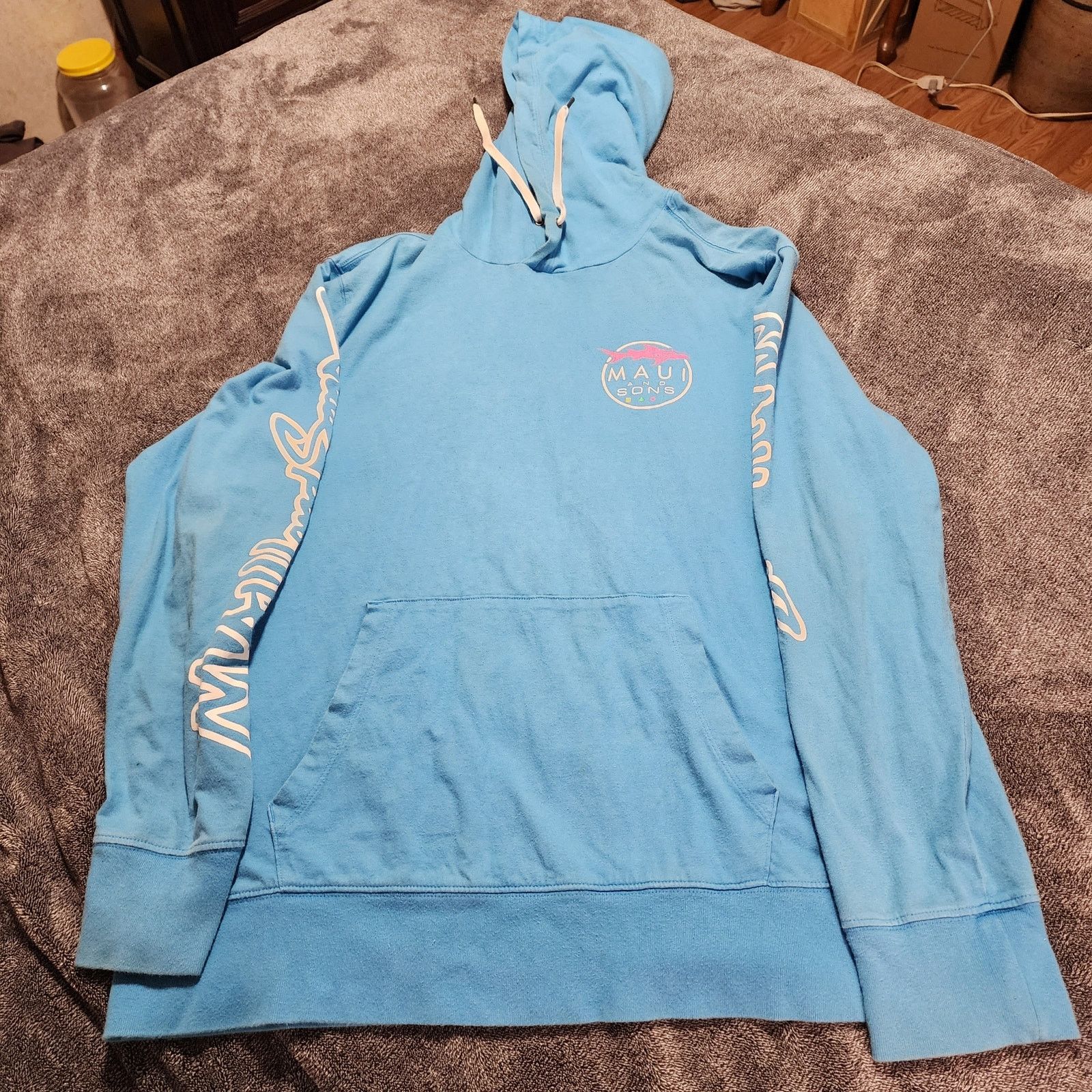 American Eagle Outfitters AE Maui & Sons Hooded long sleeve tshirt light blue SzL 2347 Size US L / EU 52-54 / 3 - 1 Thumbnail