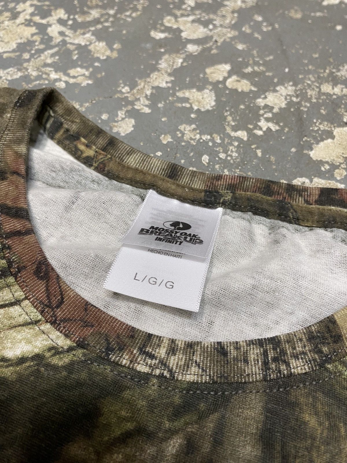 Realtree × Vintage Vintage Mossy Oak Break Up Camo Women’s Camo Tshirt Size L / US 10 / IT 46 - 3 Thumbnail
