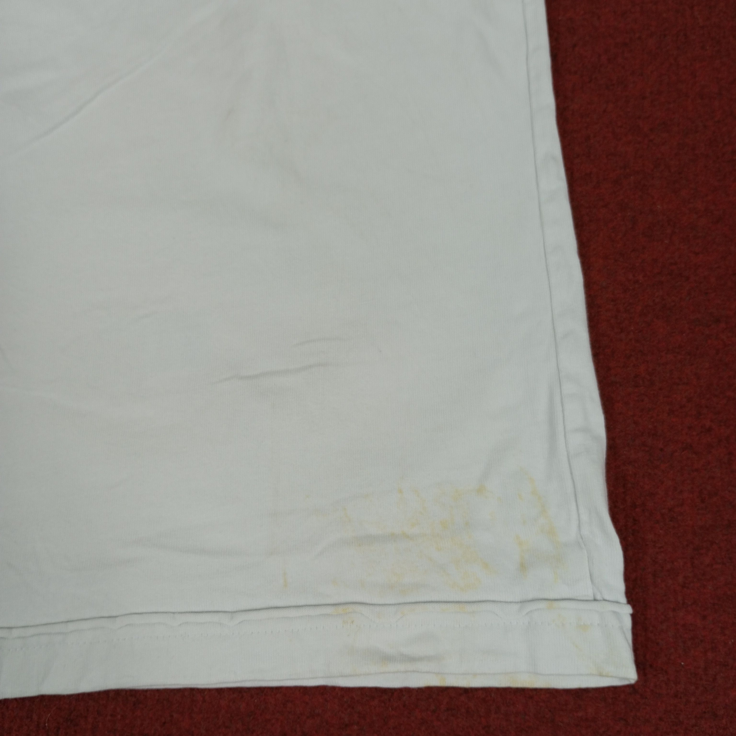 GU × Japanese Brand × Undercover GU X Undercover Japanese Brand Designer Tshirt Size US XL / EU 56 / 4 - 6 Thumbnail