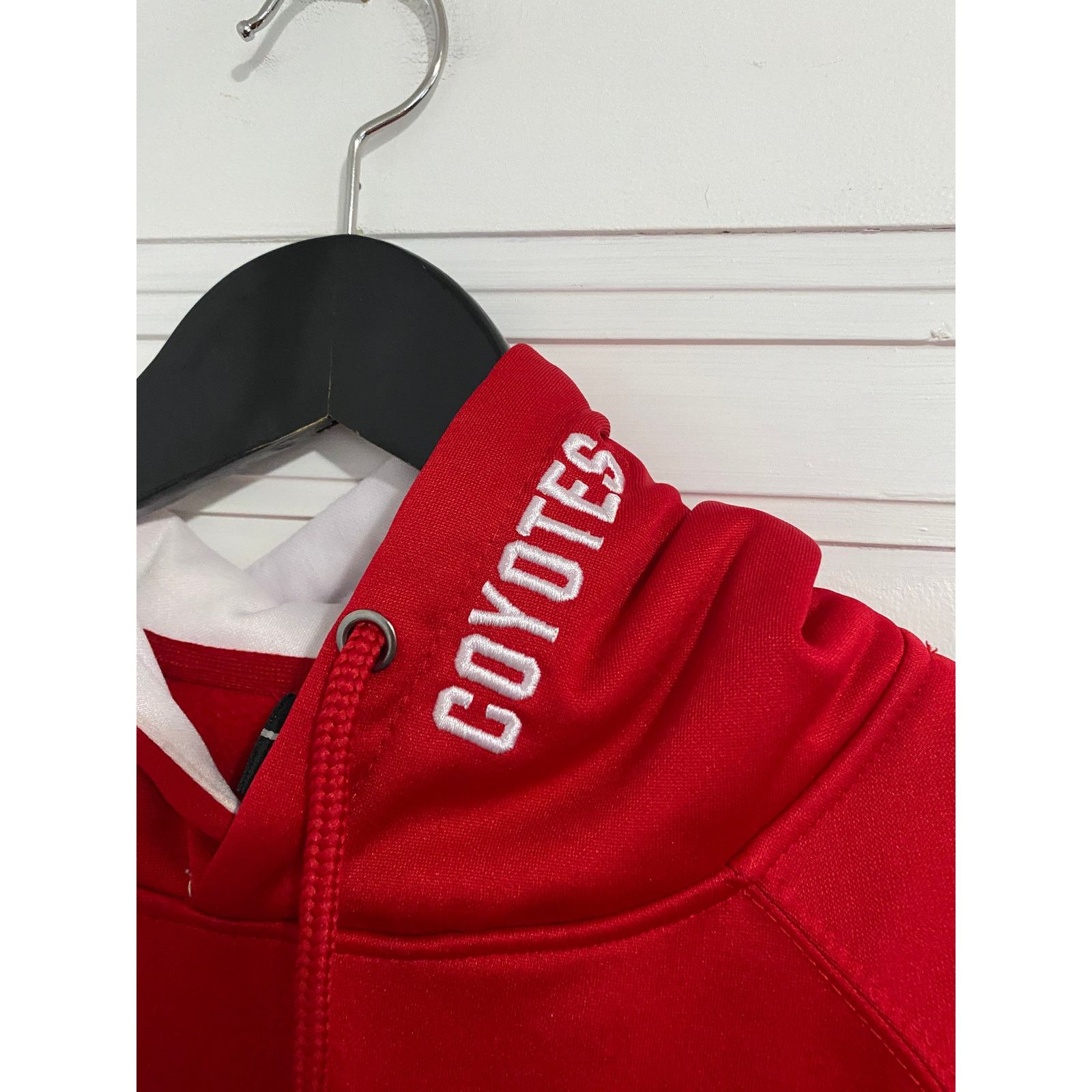 Colosseum Athletics South Dakota Coyotes Stitched Hoodie Sweatshirt Size M Size US M / EU 48-50 / 2 - 3 Thumbnail