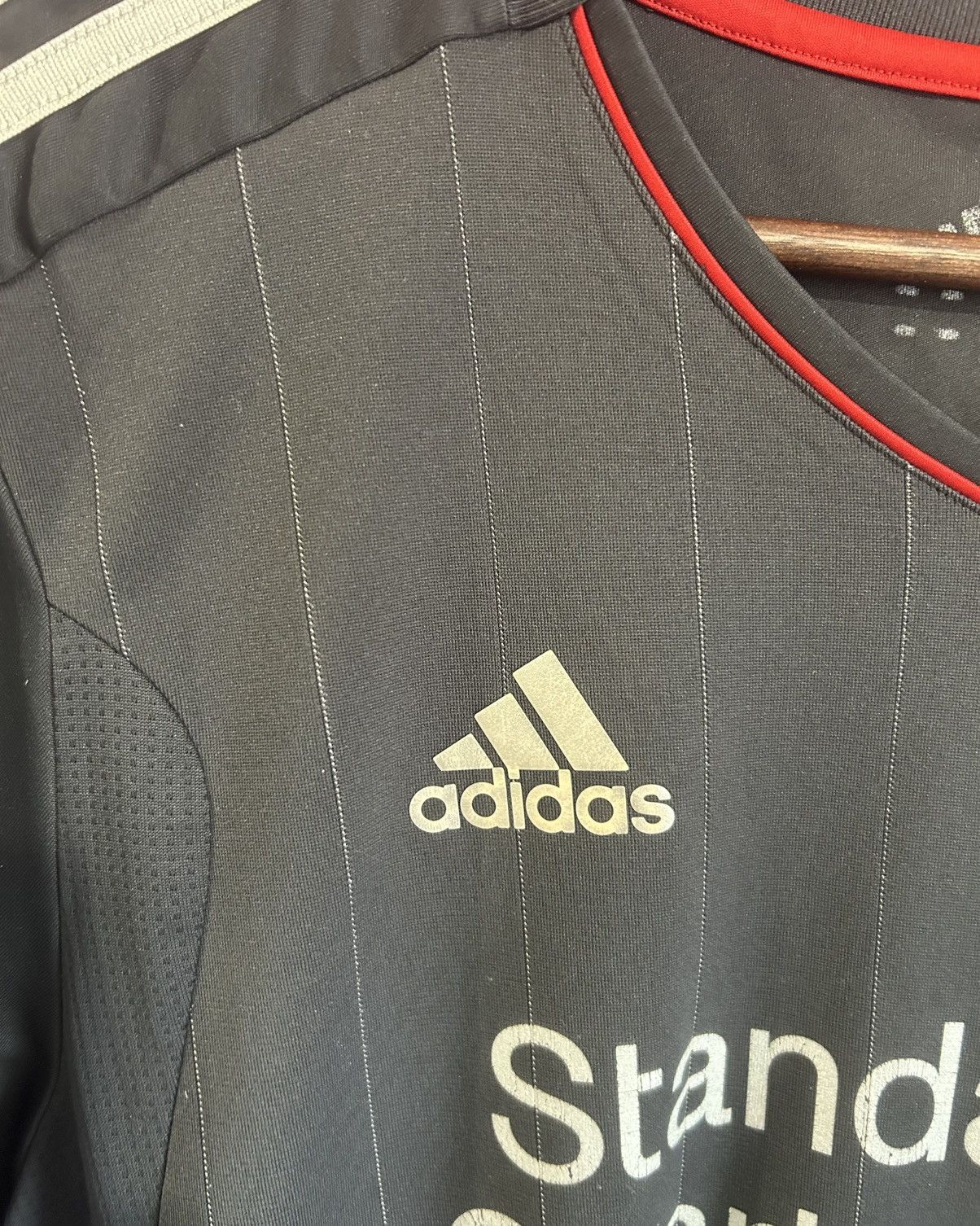 Adidas Liverpool 2011-2012 Luis Suarez shier Size US M / EU 48-50 / 2 - 3 Thumbnail